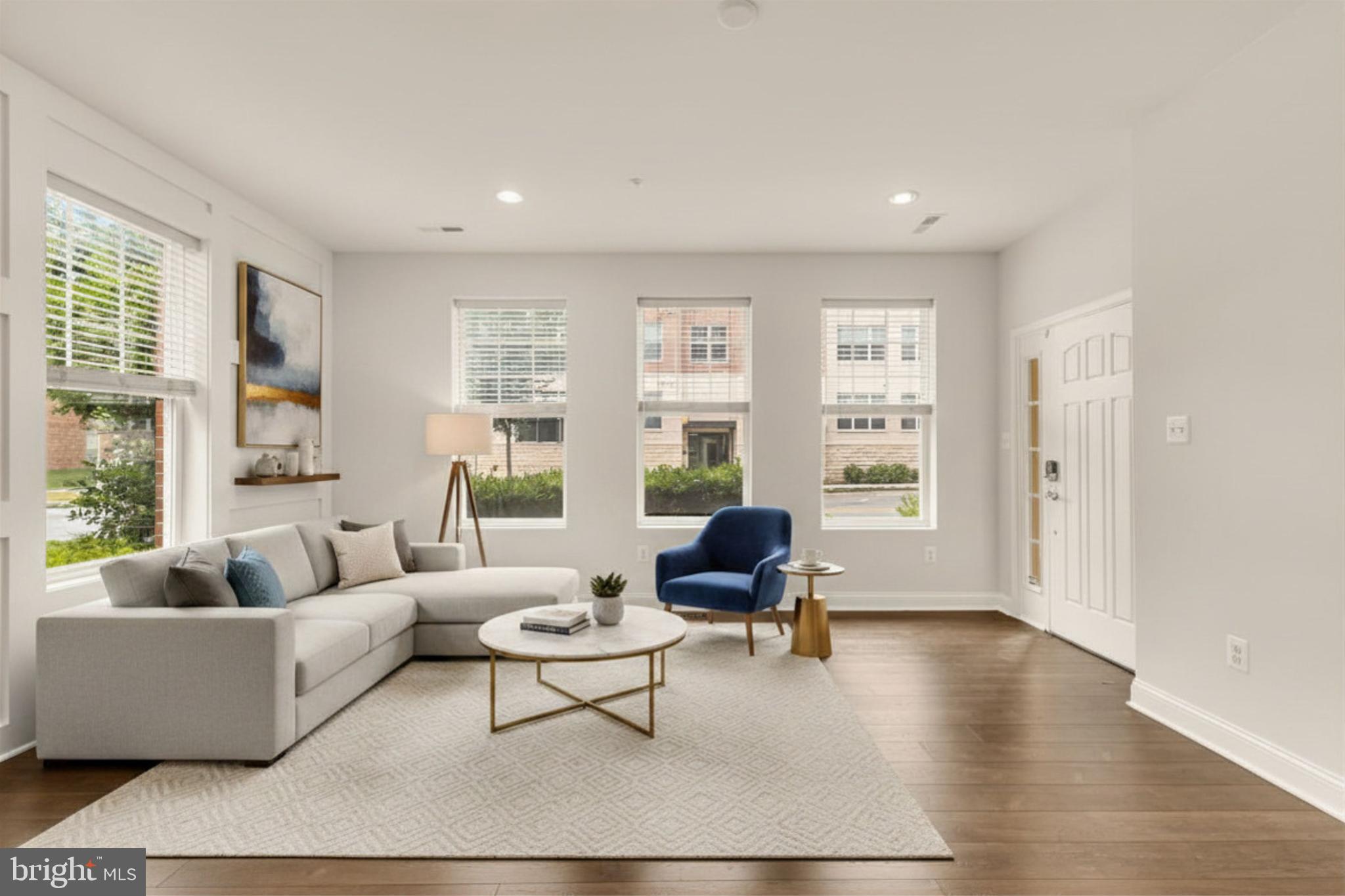OXFORD SQUARE - Residential