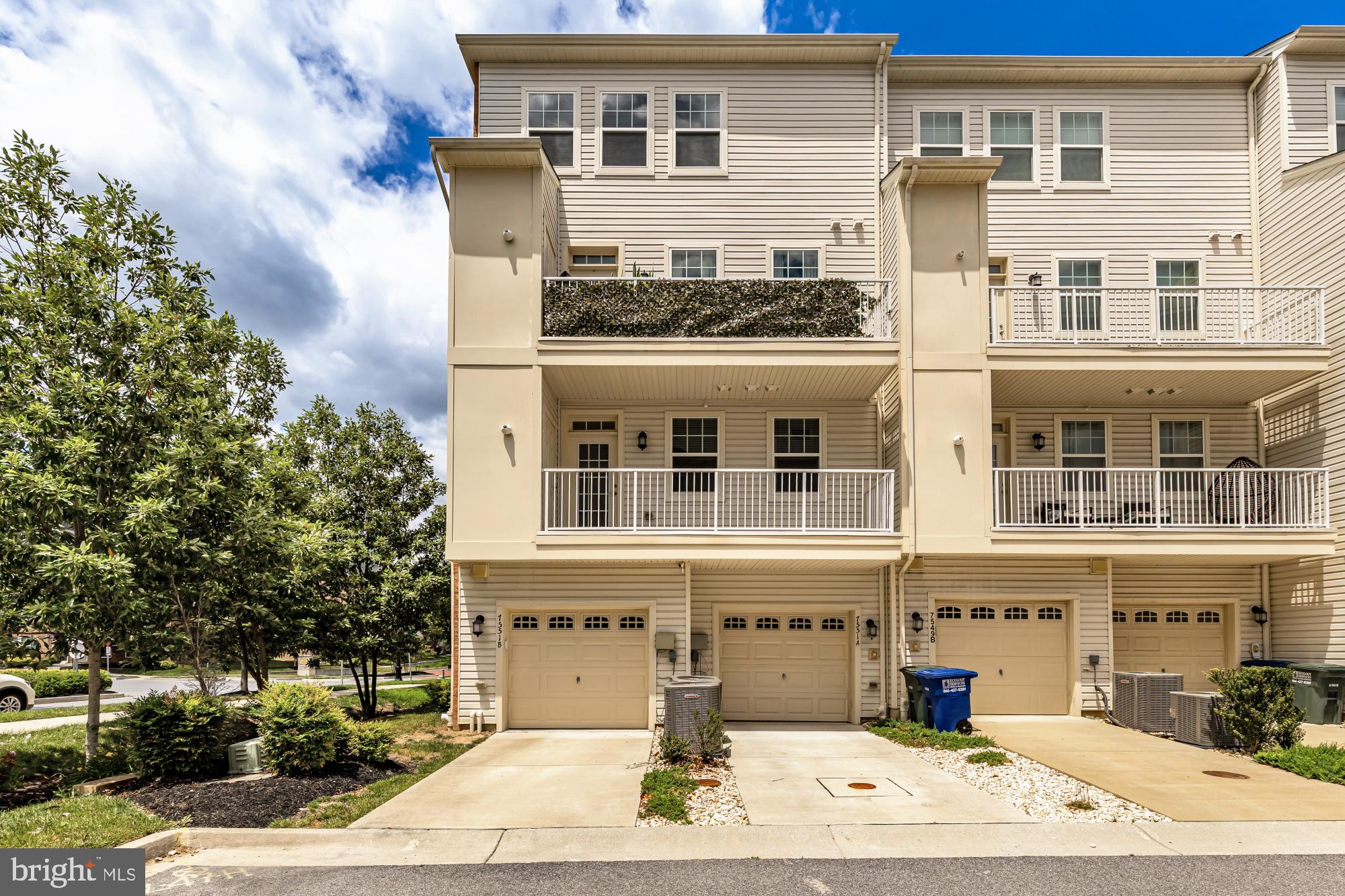 OXFORD SQUARE - Residential