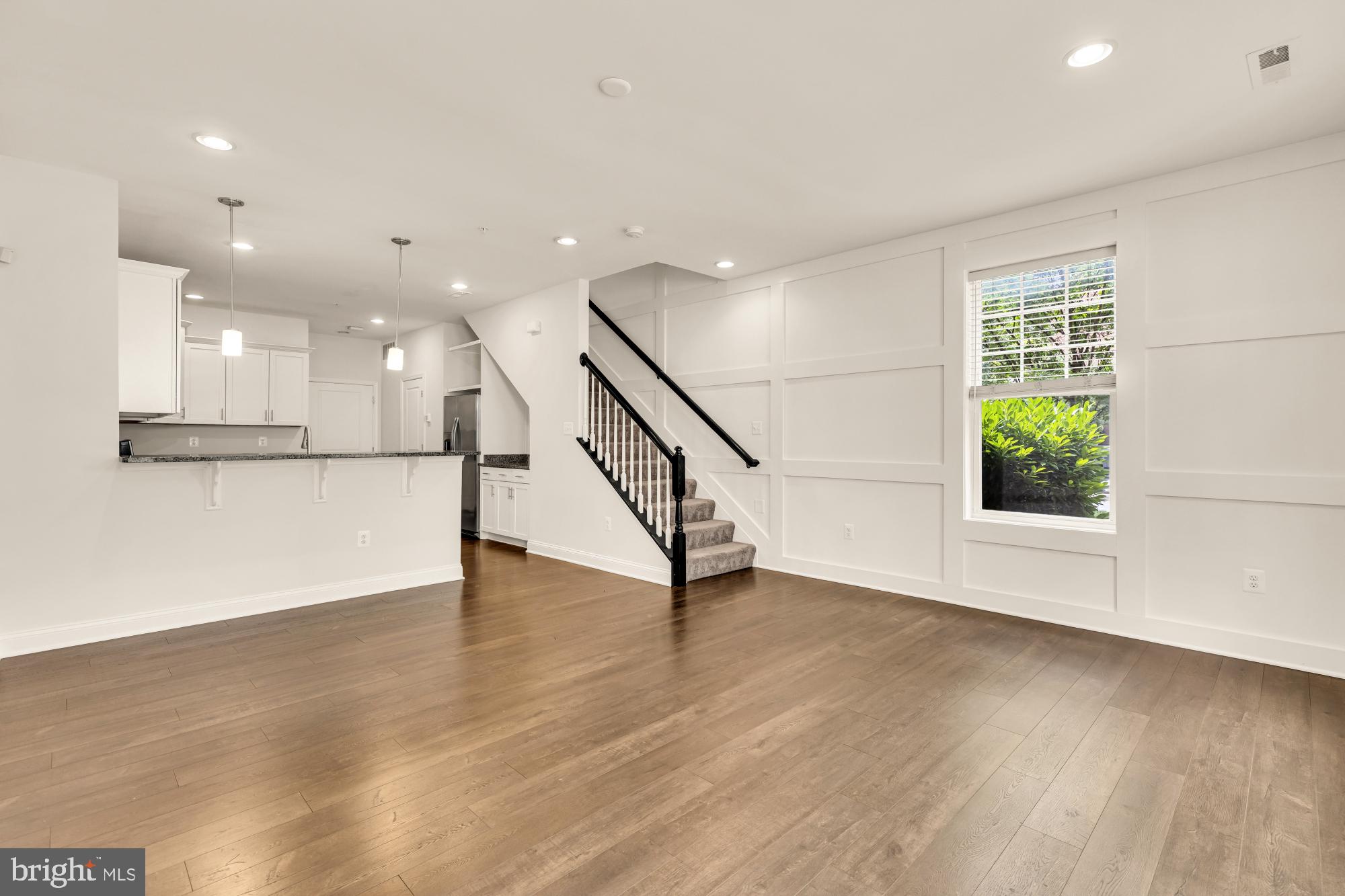 OXFORD SQUARE - Residential