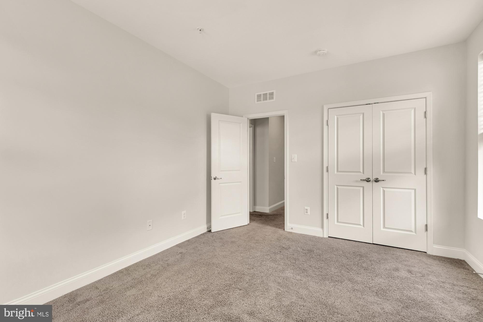 OXFORD SQUARE - Residential