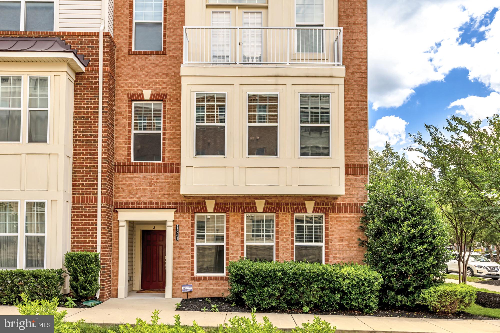 OXFORD SQUARE - Residential