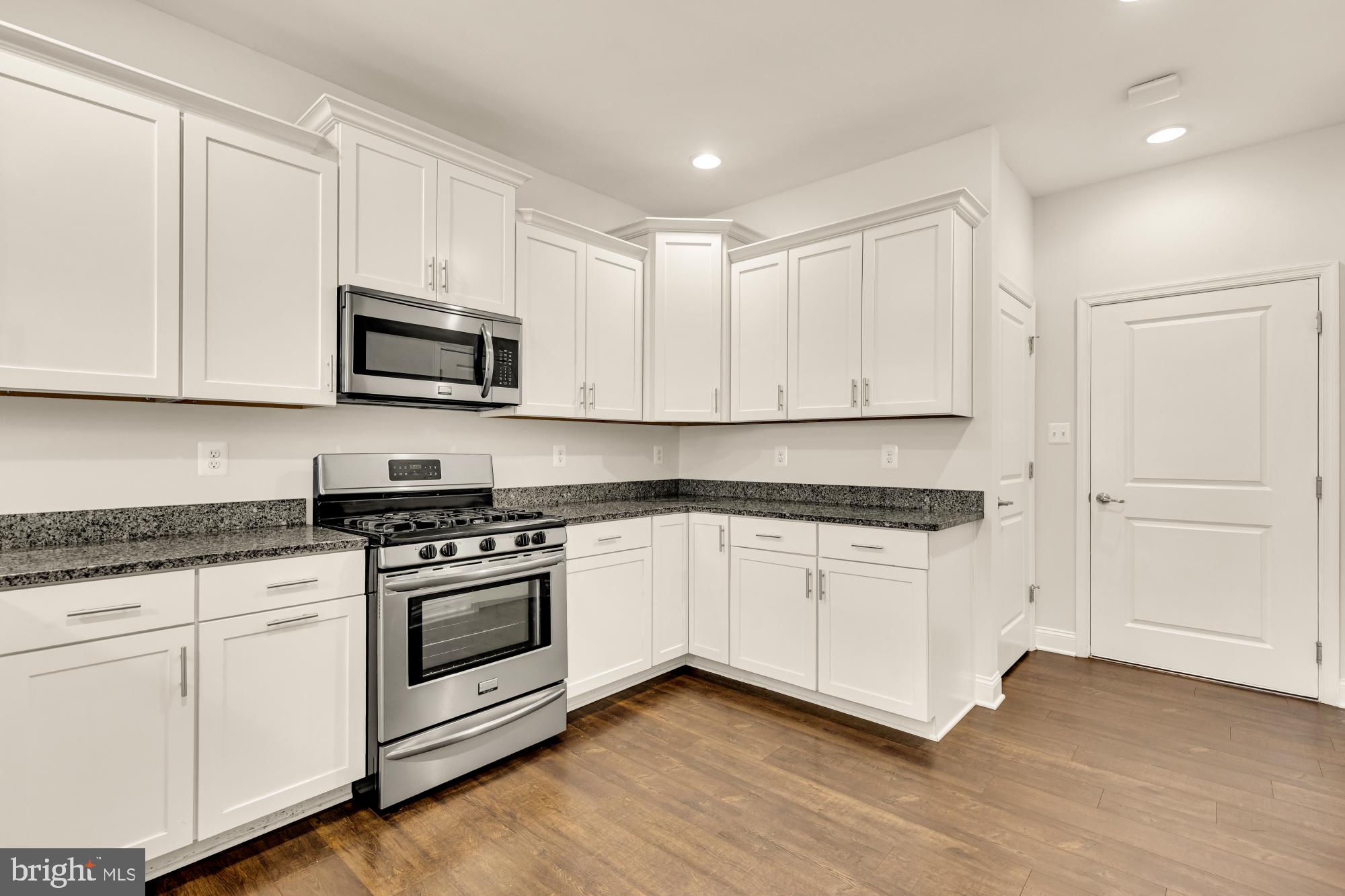 OXFORD SQUARE - Residential