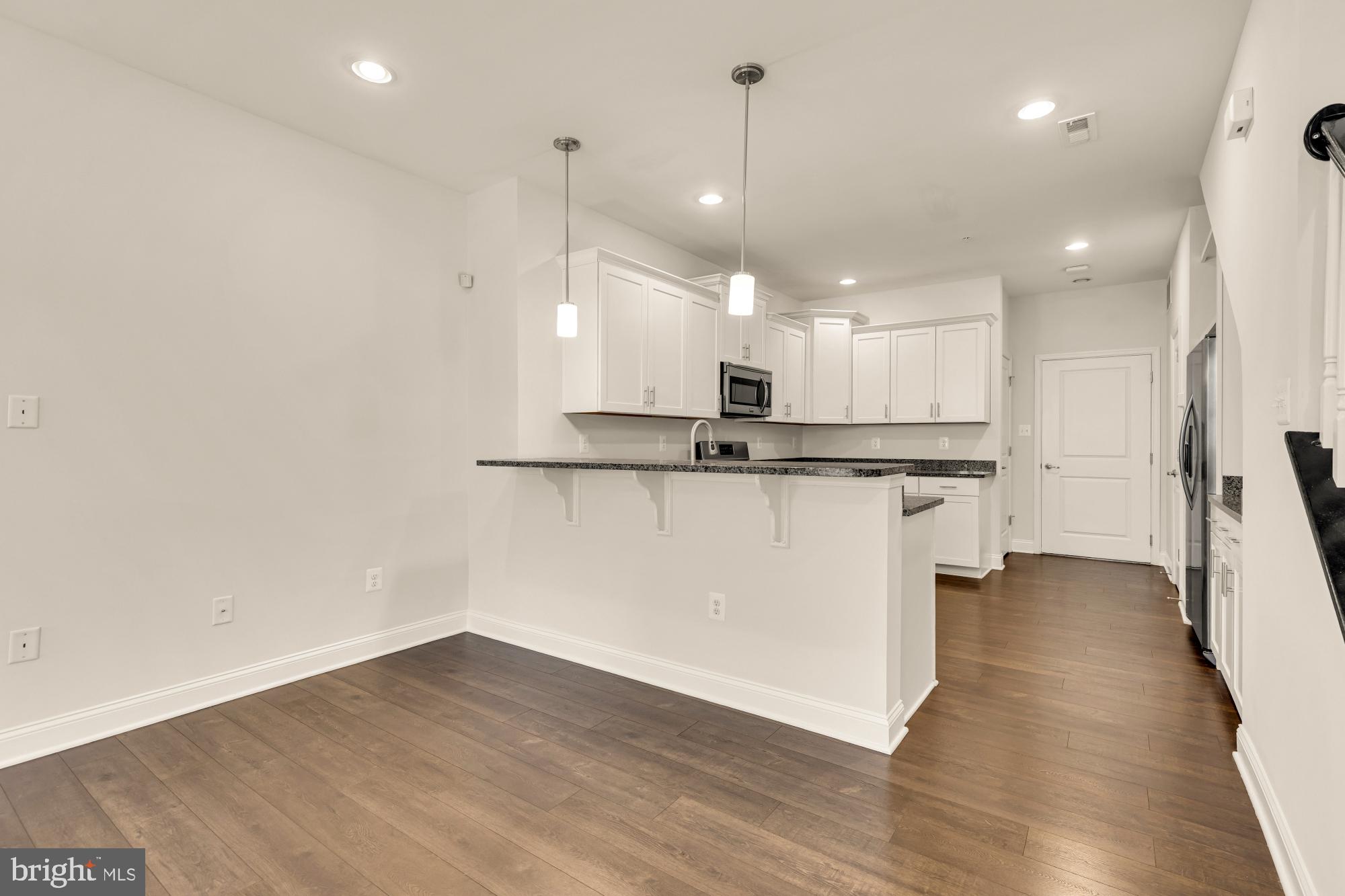 OXFORD SQUARE - Residential
