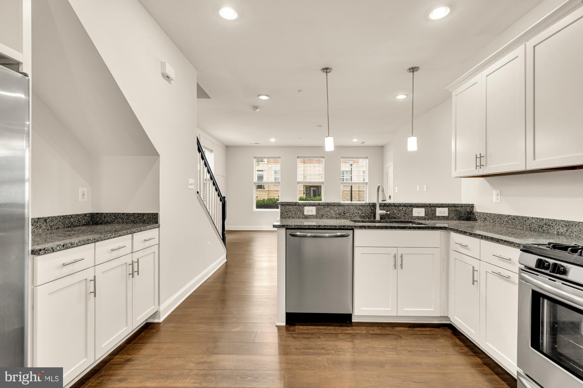 OXFORD SQUARE - Residential