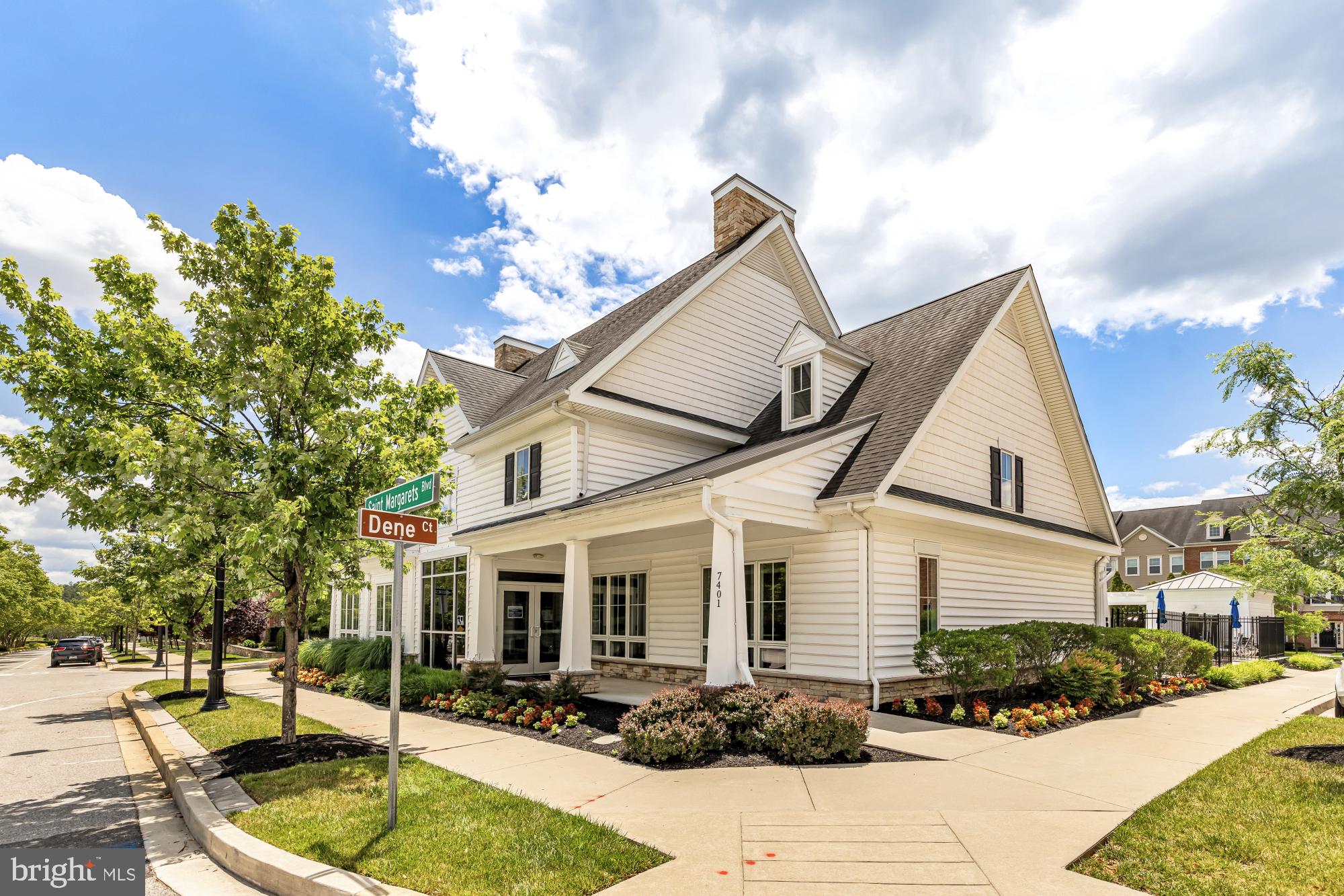 OXFORD SQUARE - Residential