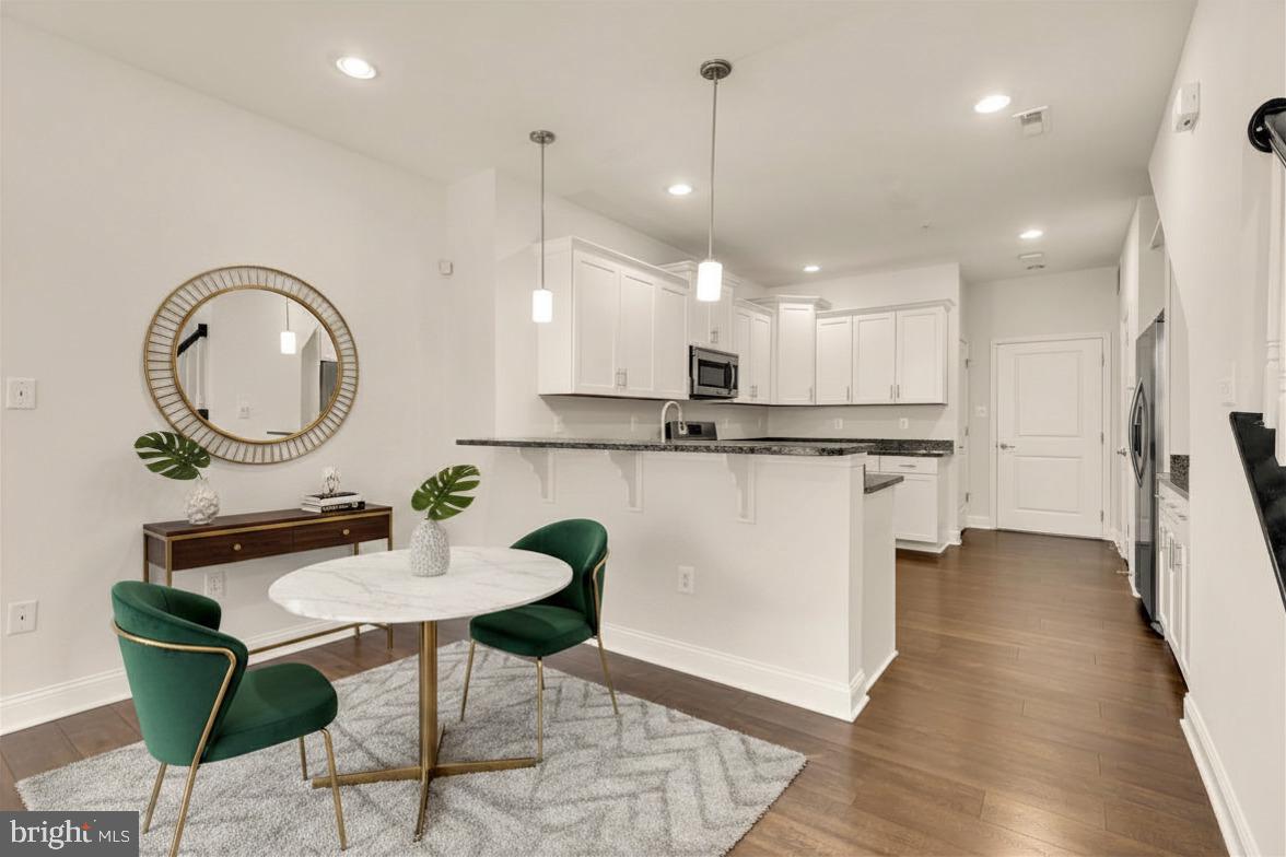 OXFORD SQUARE - Residential