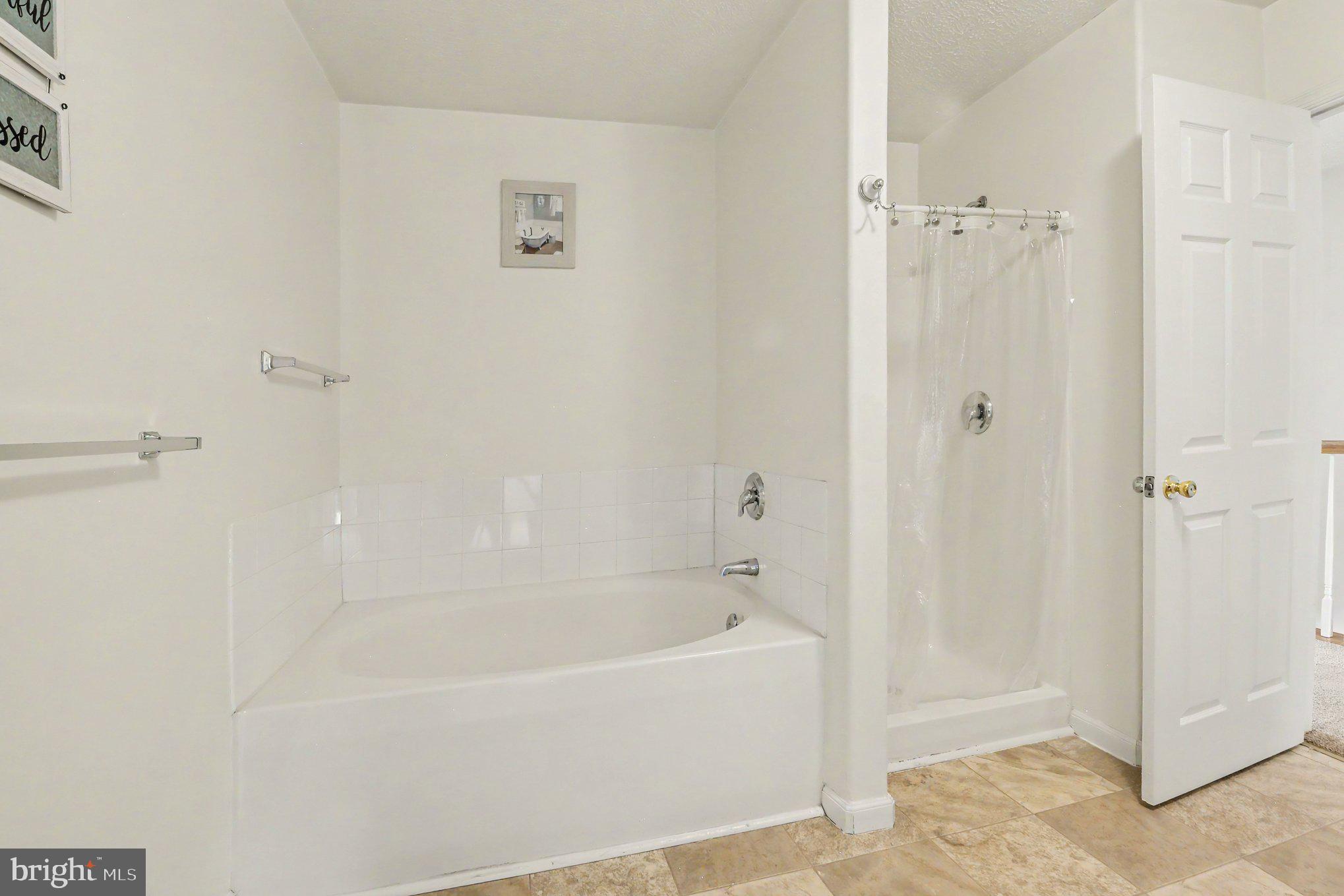 WALNUT HILL - Residential