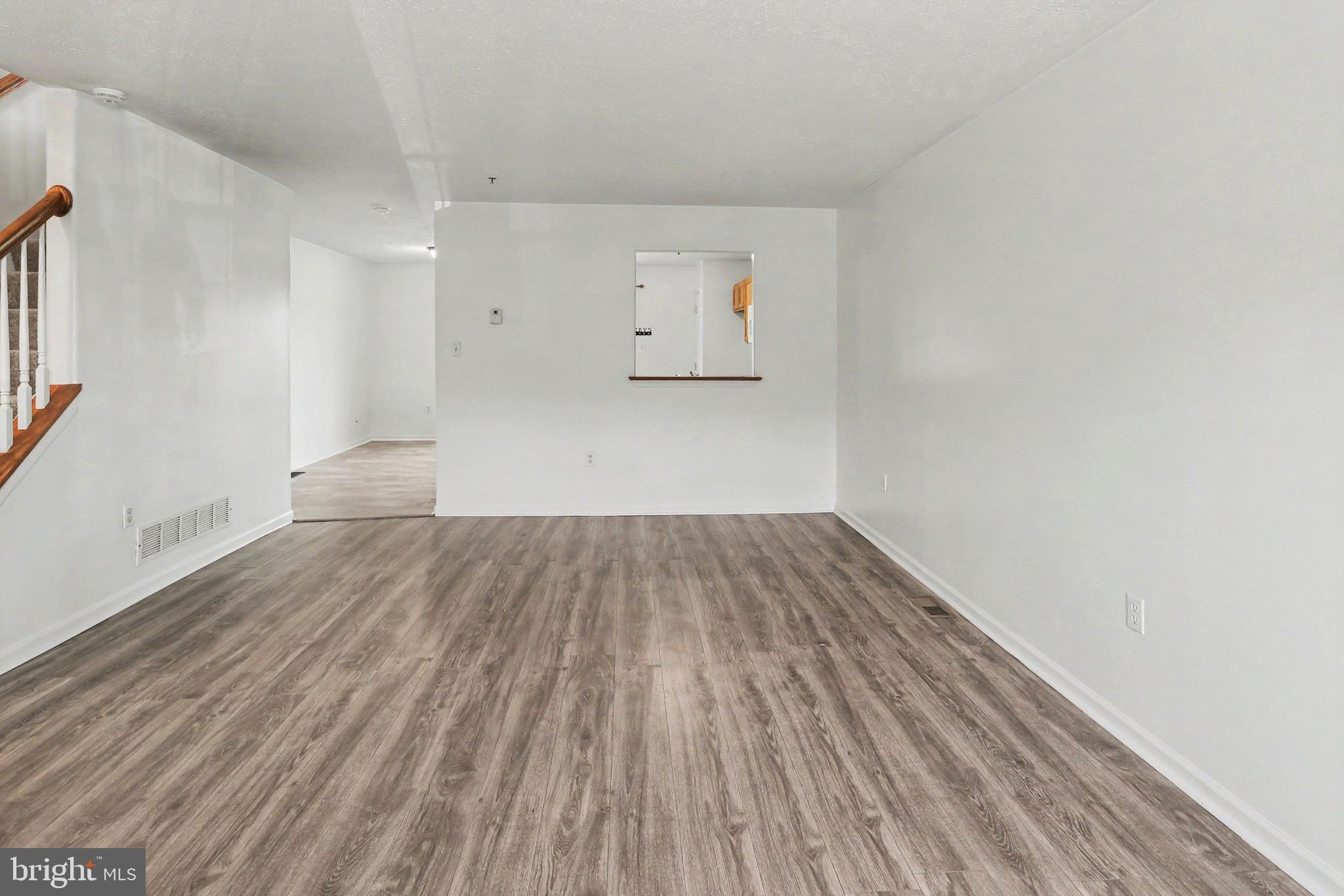 WALNUT HILL - Residential