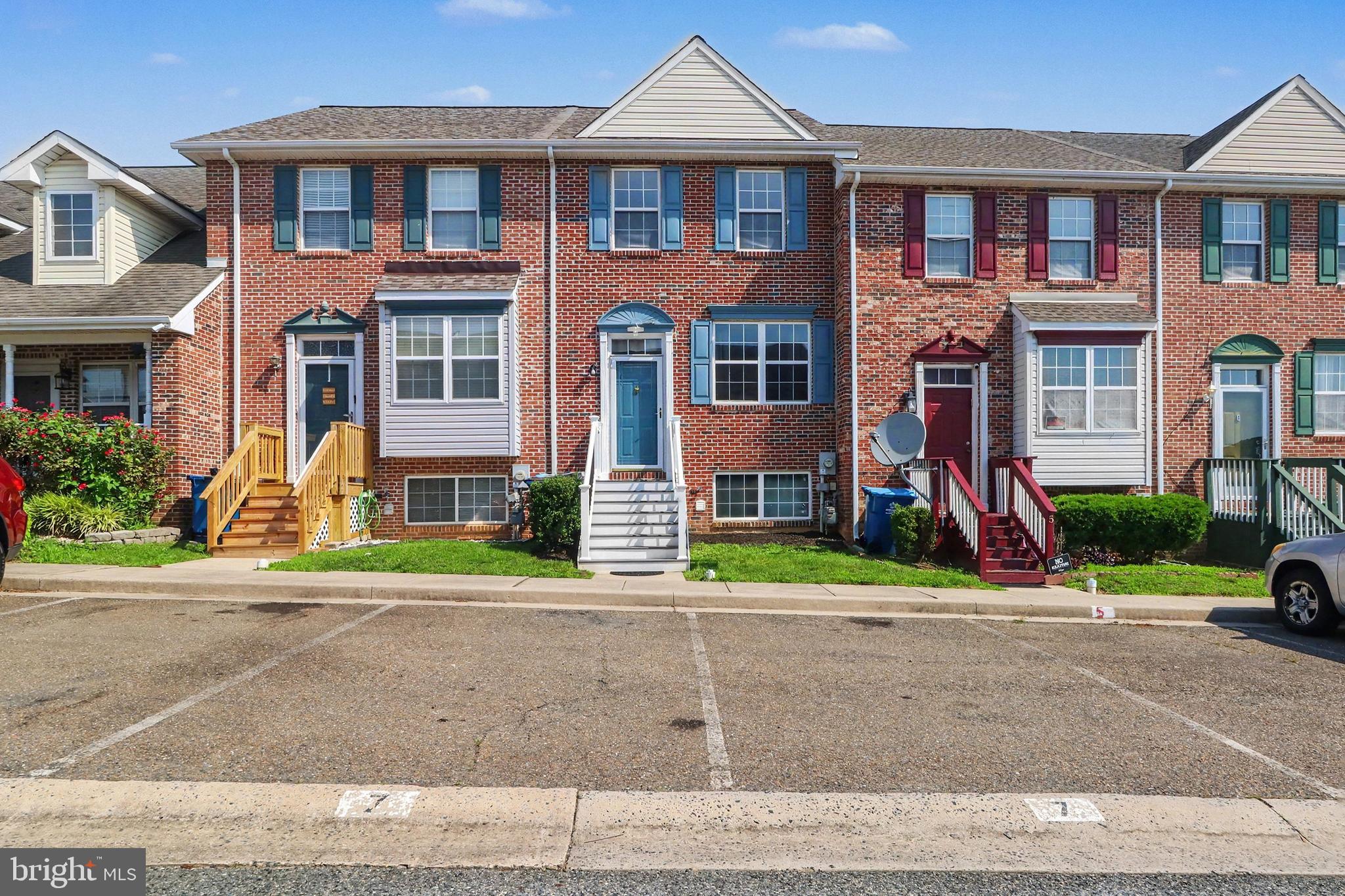 WALNUT HILL - Residential