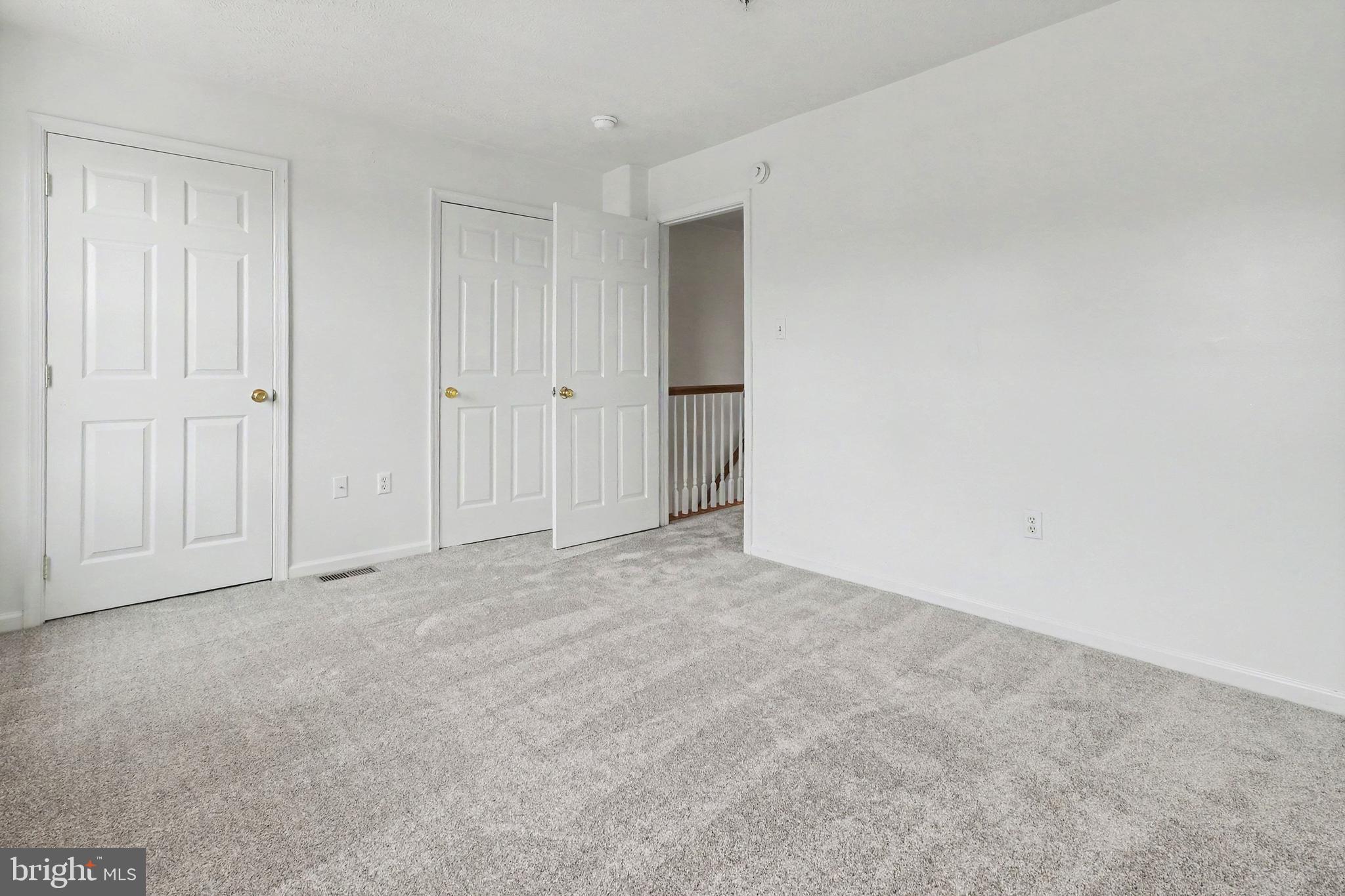 WALNUT HILL - Residential