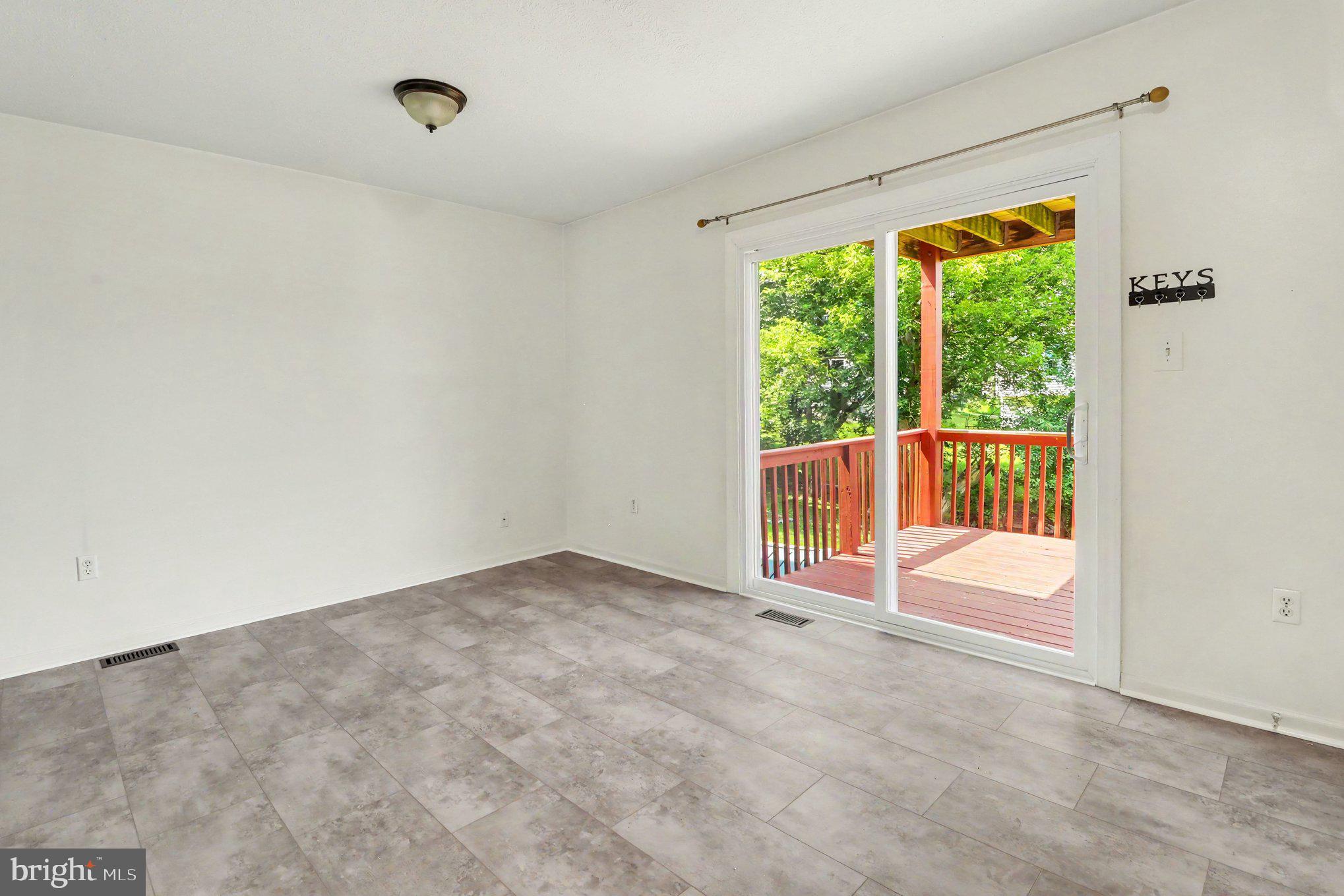 WALNUT HILL - Residential