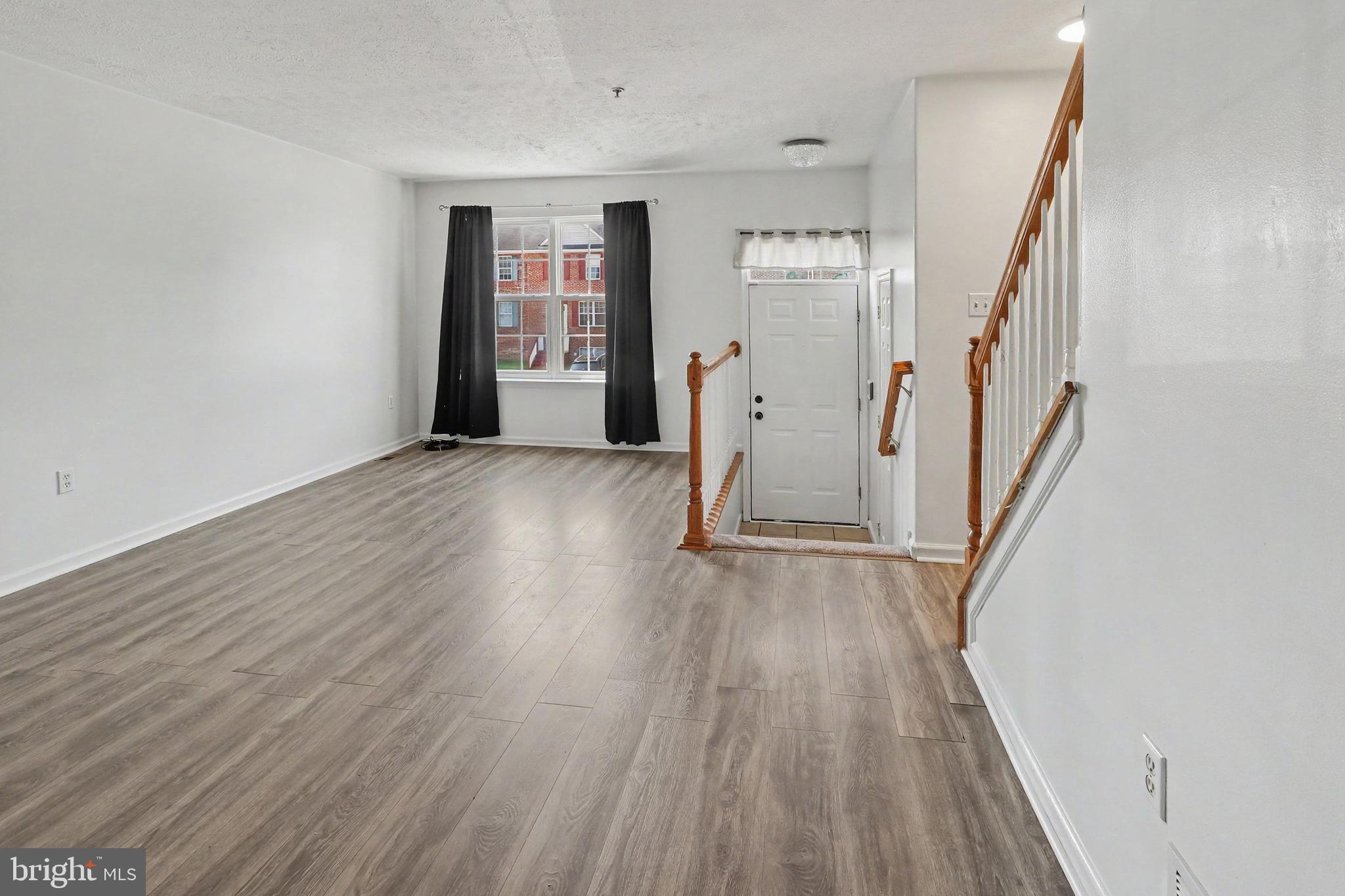 WALNUT HILL - Residential