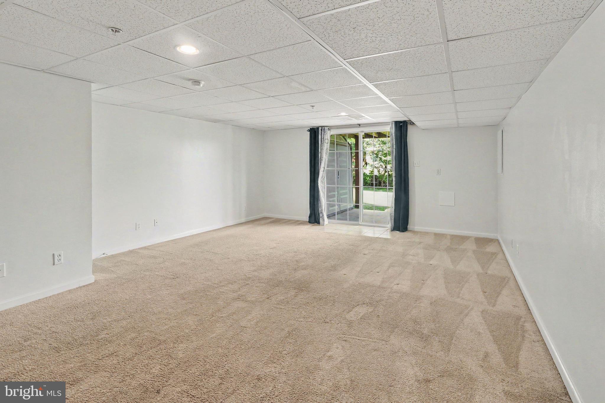WALNUT HILL - Residential