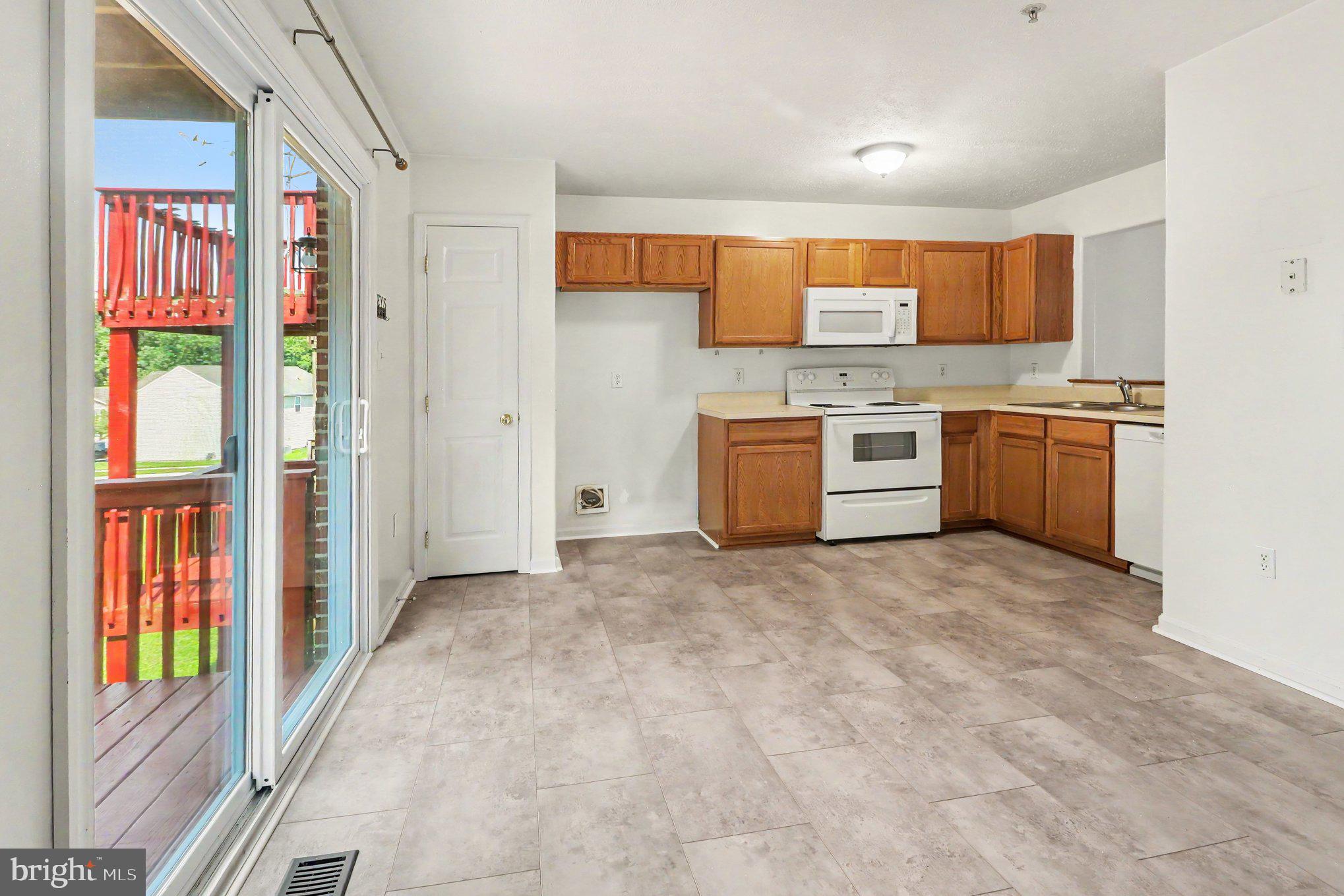 WALNUT HILL - Residential