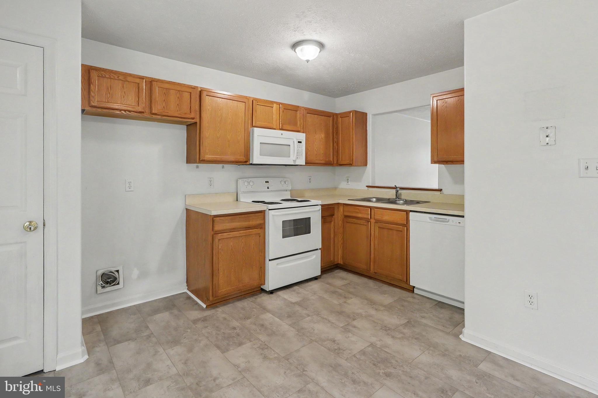 WALNUT HILL - Residential
