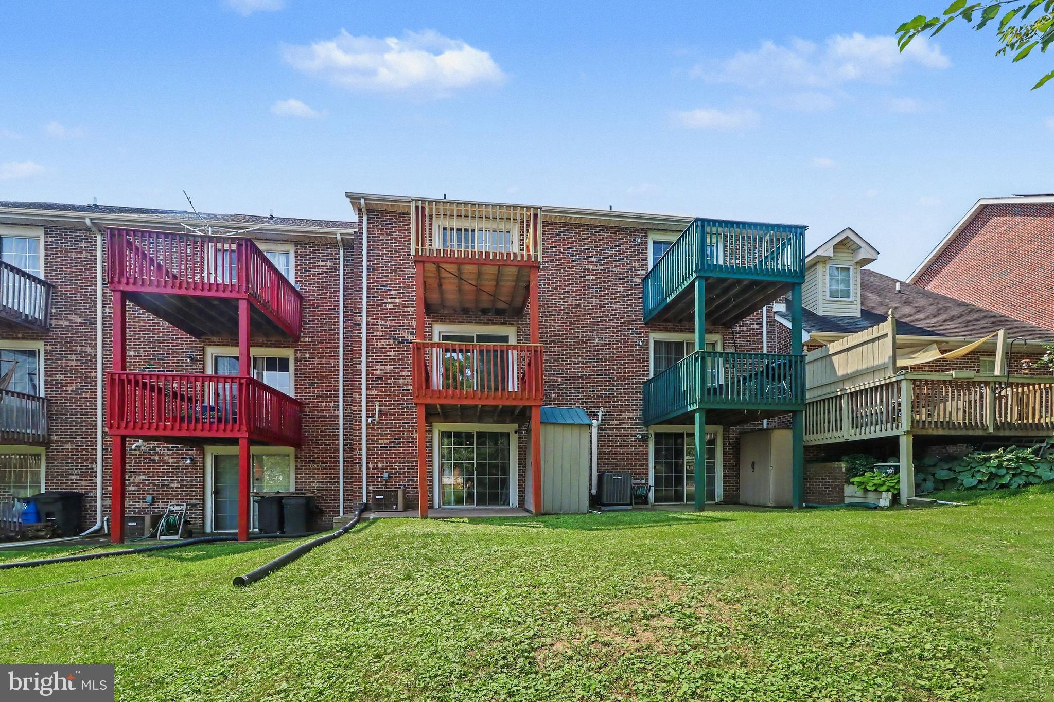 WALNUT HILL - Residential