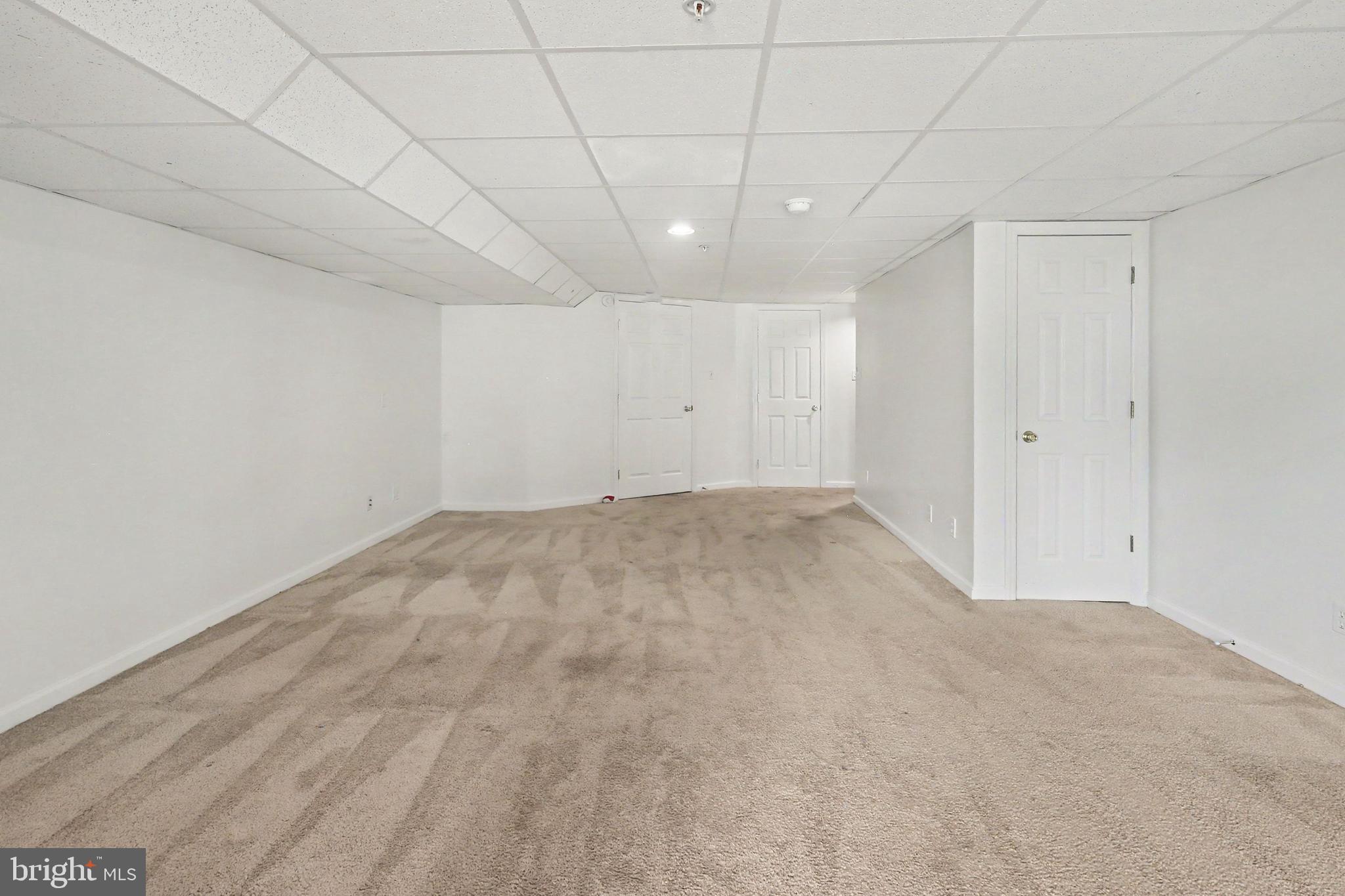 WALNUT HILL - Residential