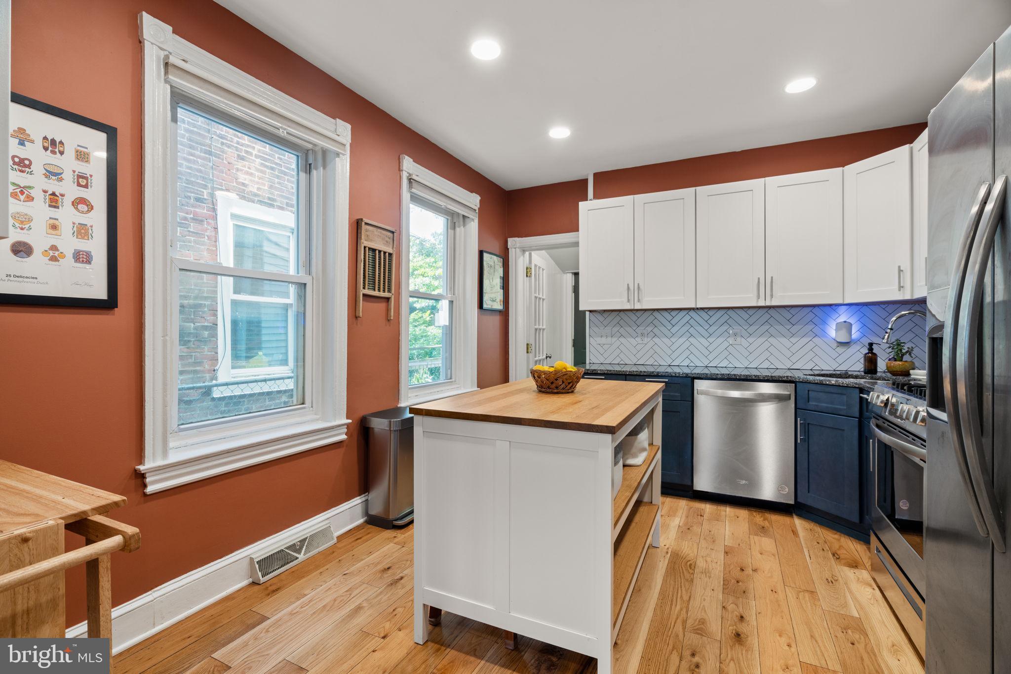 WALNUT HILL - Residential