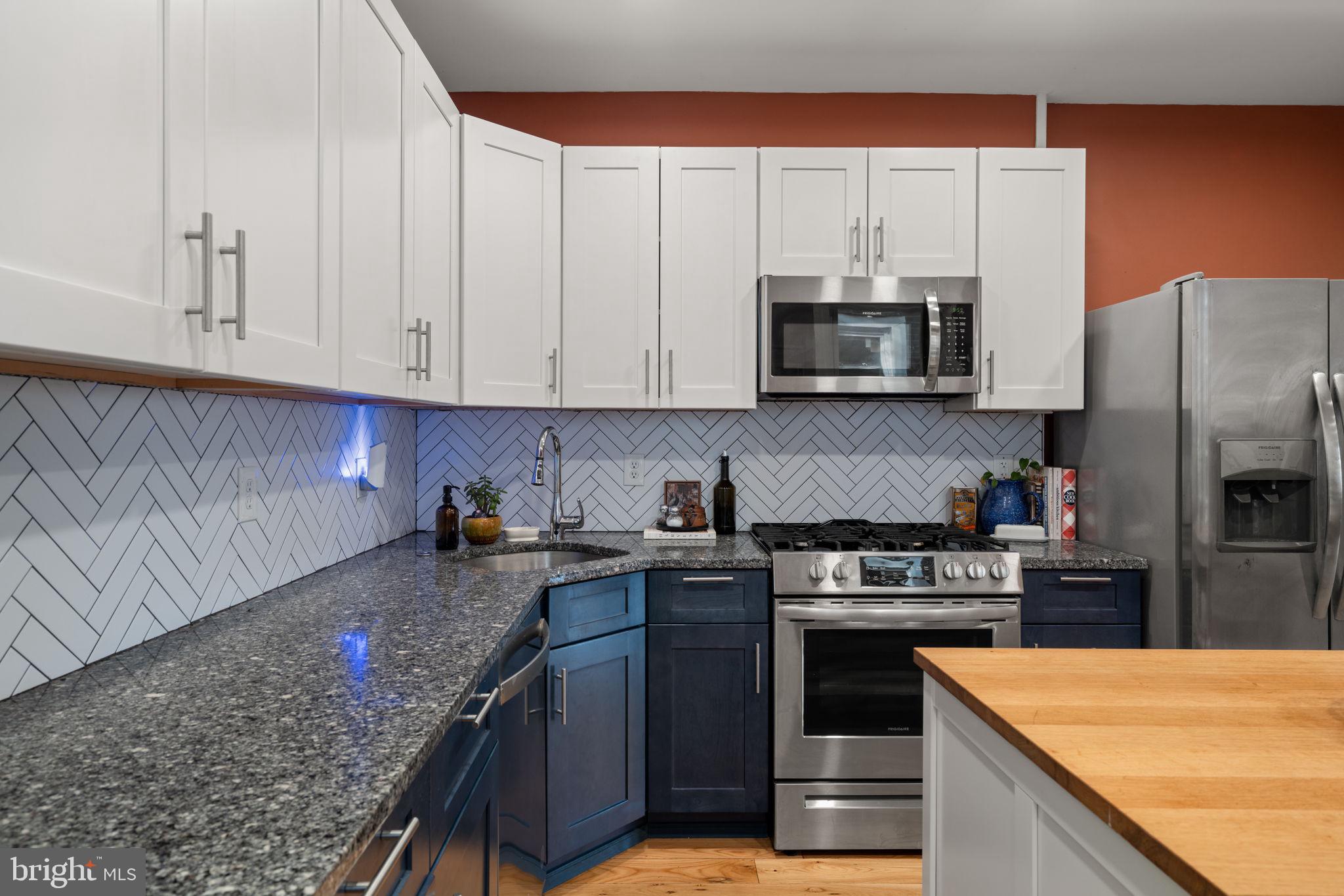 WALNUT HILL - Residential