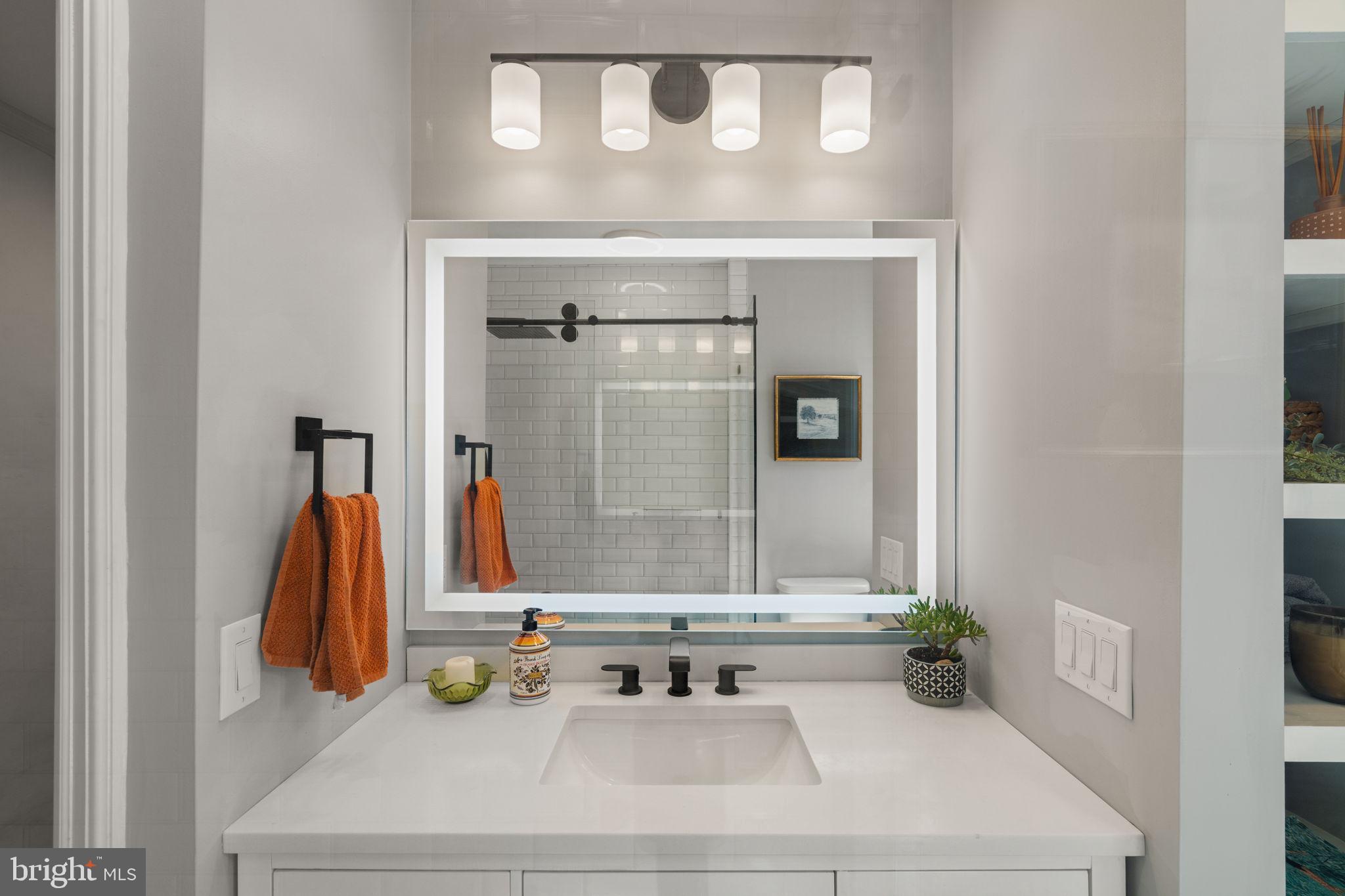 WALNUT HILL - Residential