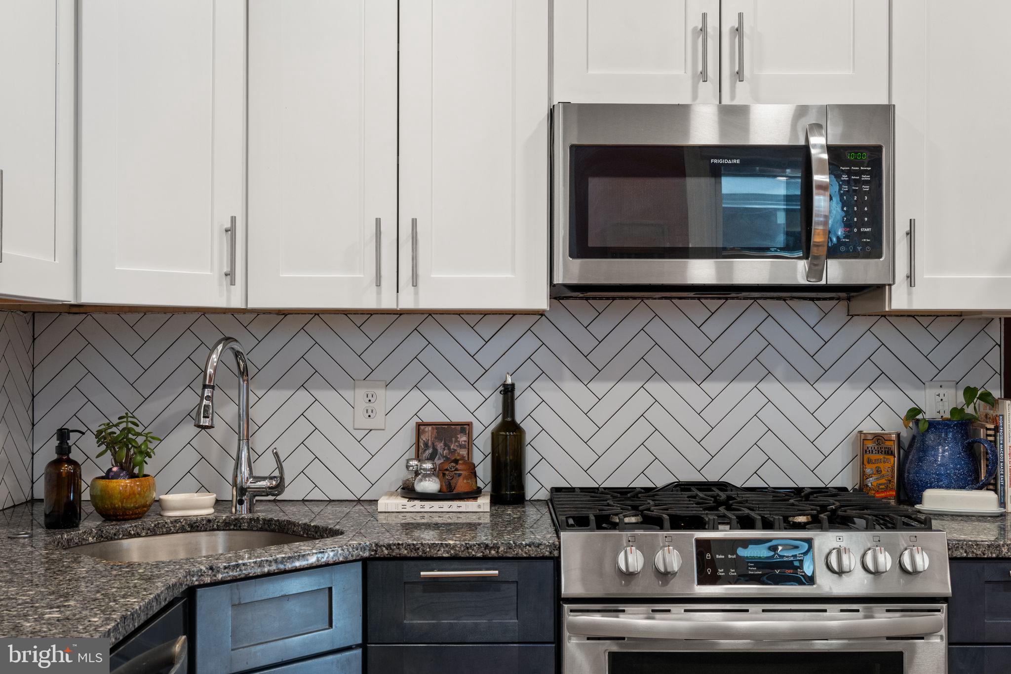 WALNUT HILL - Residential