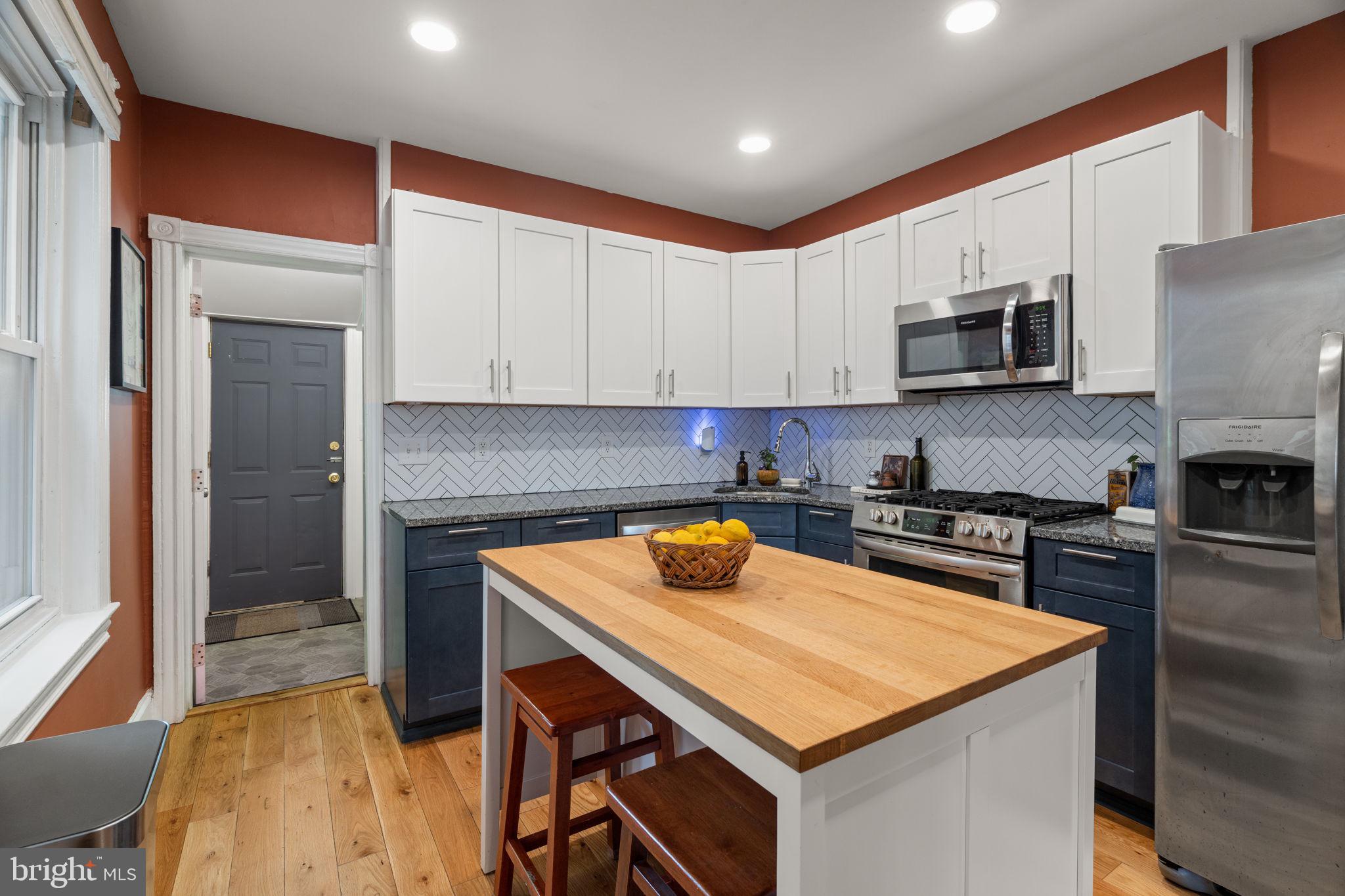 WALNUT HILL - Residential