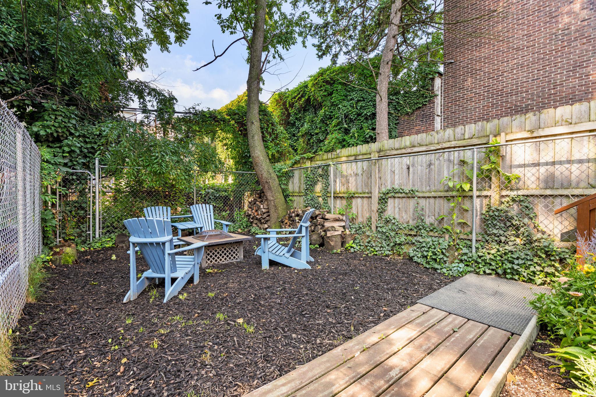 WALNUT HILL - Residential