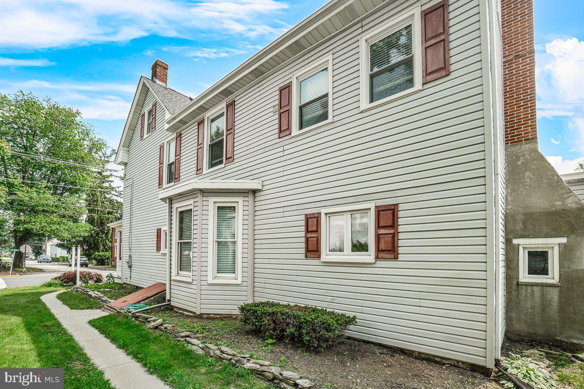 MAIN STREET - Residential Lease