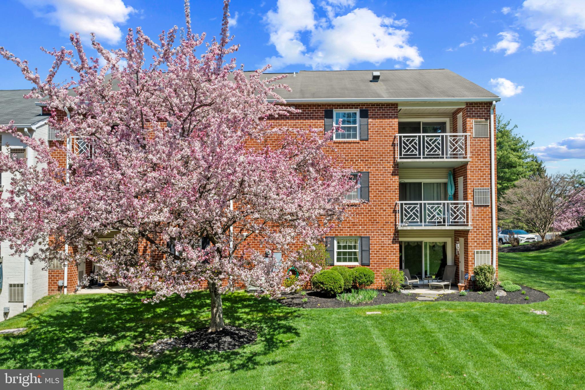 SHEPHERDS KNOLL GARDEN - Residential