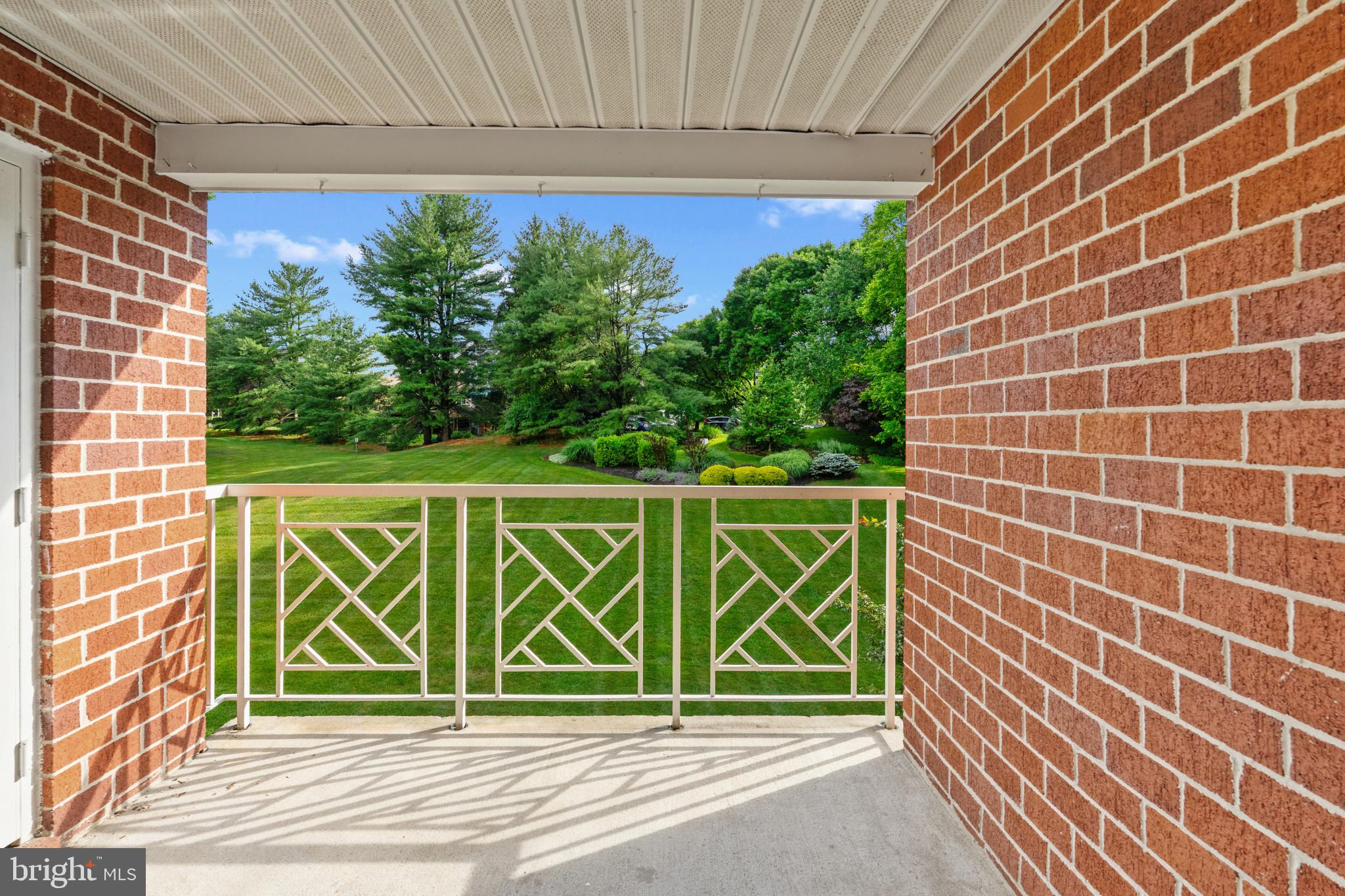SHEPHERDS KNOLL GARDEN - Residential