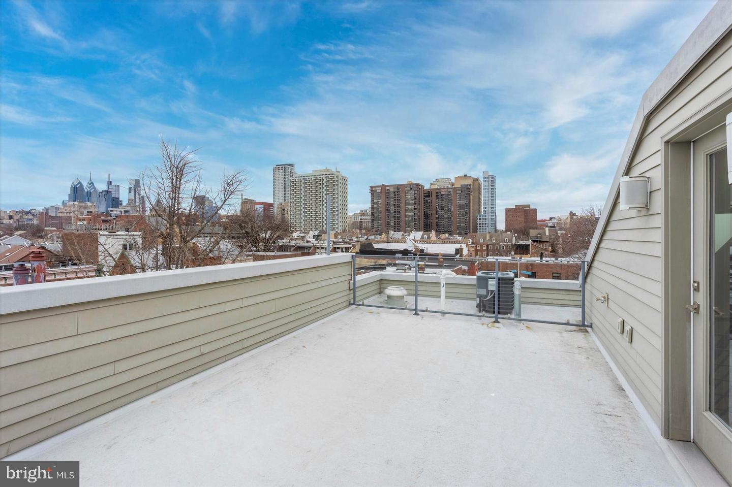 SOCIETY HILL - Residential