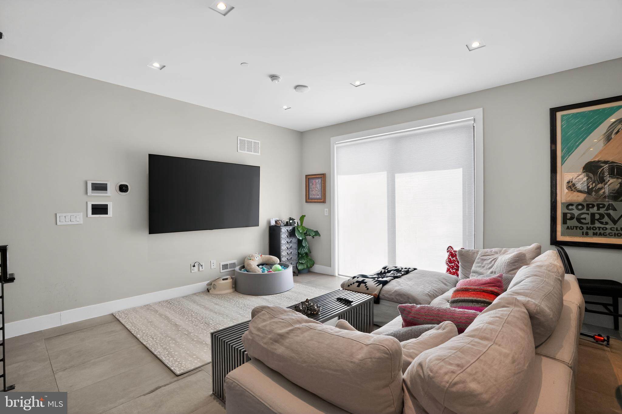 SOCIETY HILL - Residential