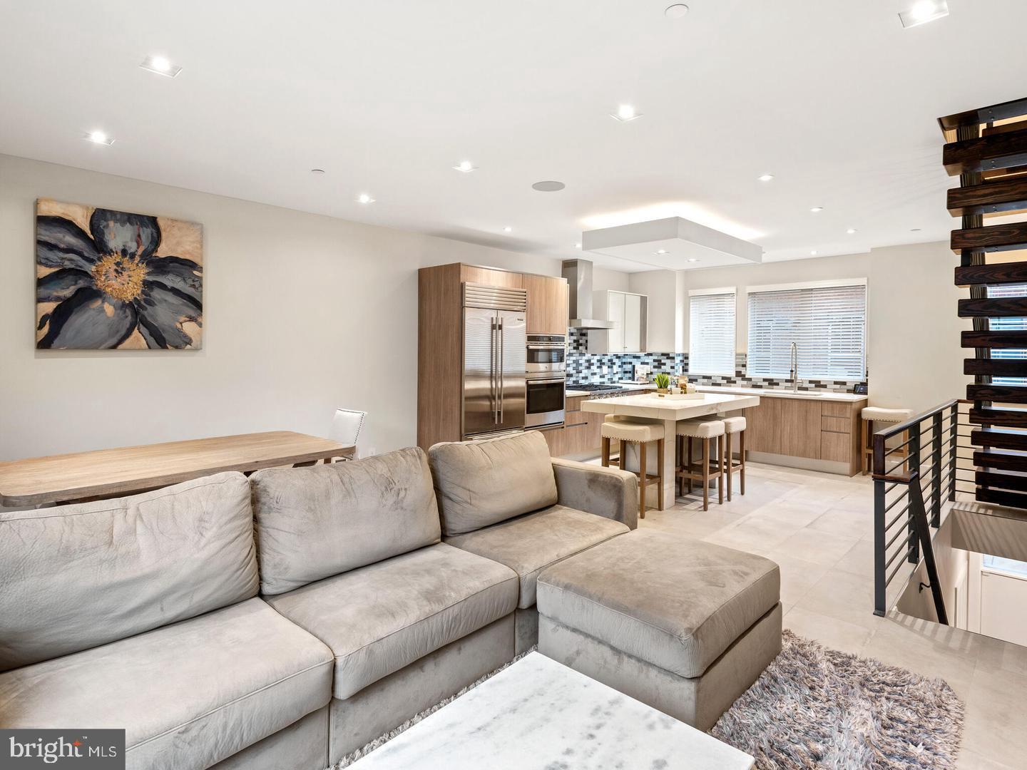 SOCIETY HILL - Residential