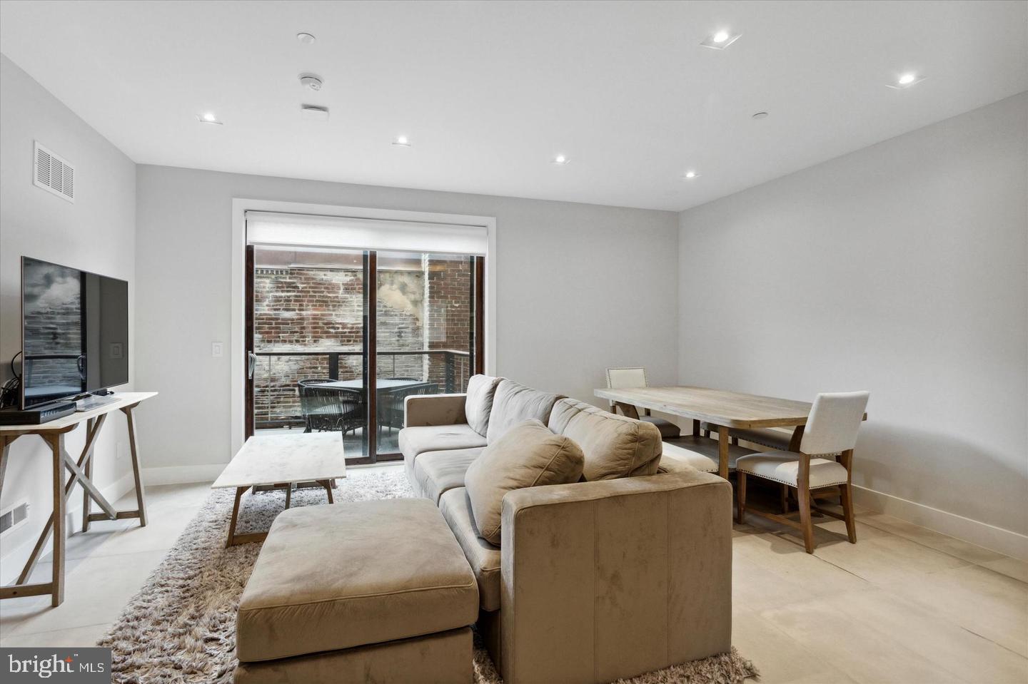 SOCIETY HILL - Residential