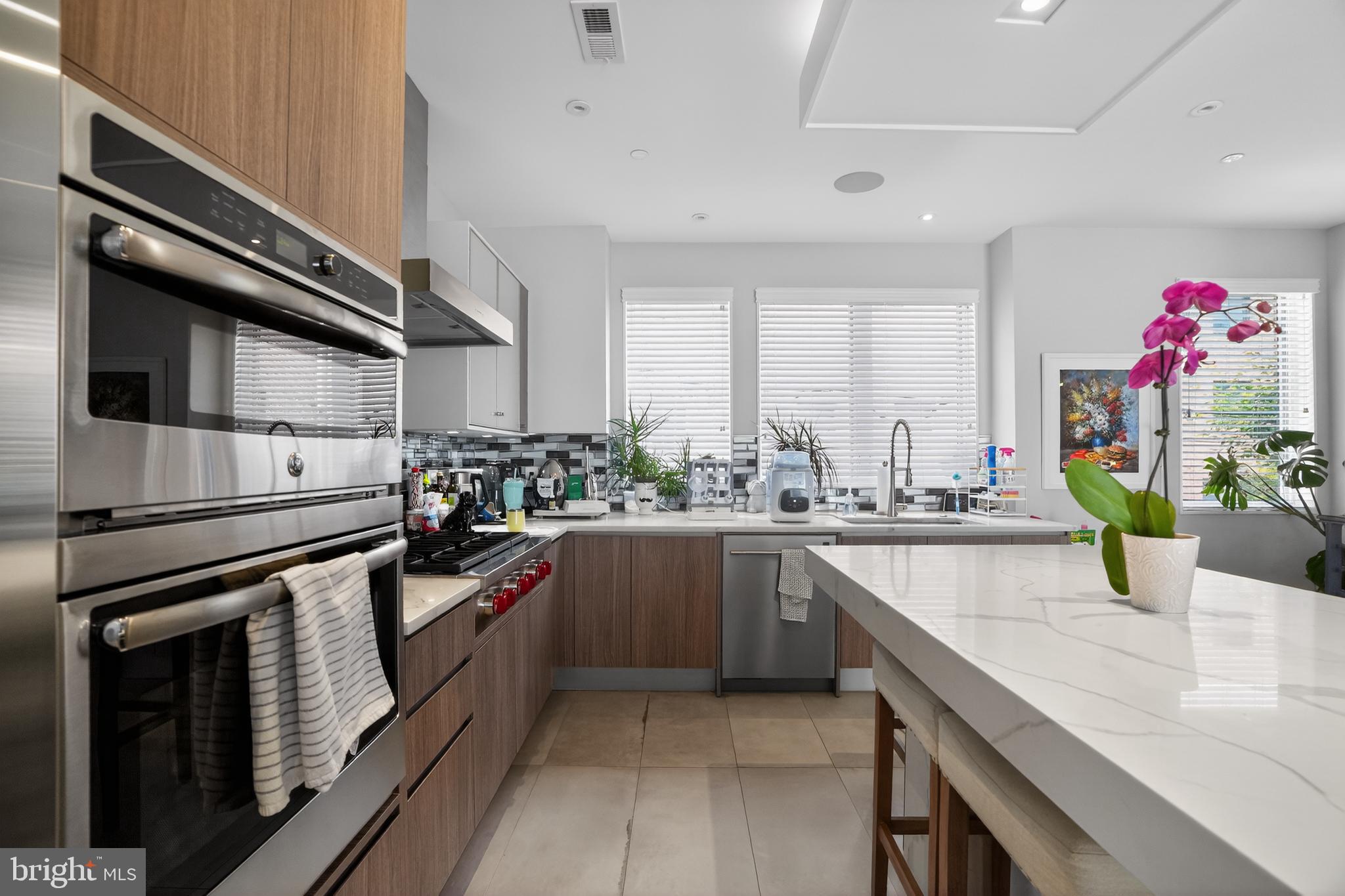 SOCIETY HILL - Residential