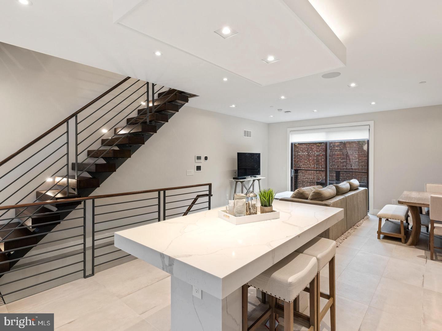 SOCIETY HILL - Residential