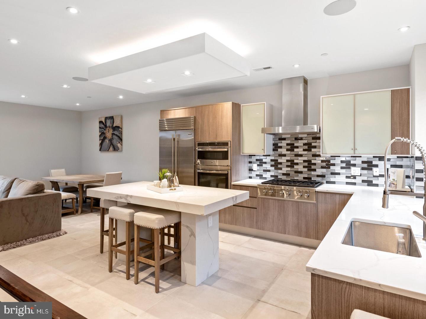 SOCIETY HILL - Residential
