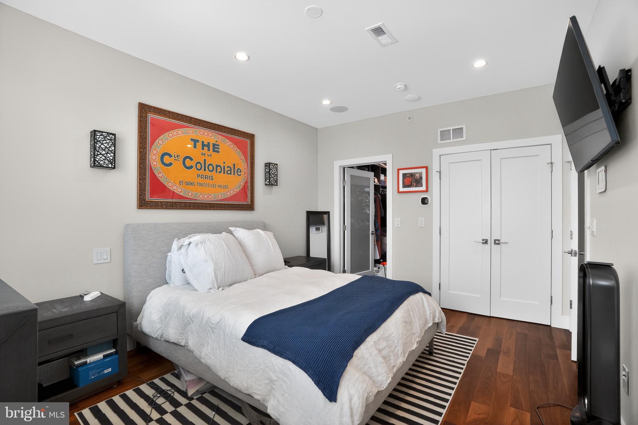 SOCIETY HILL - Residential
