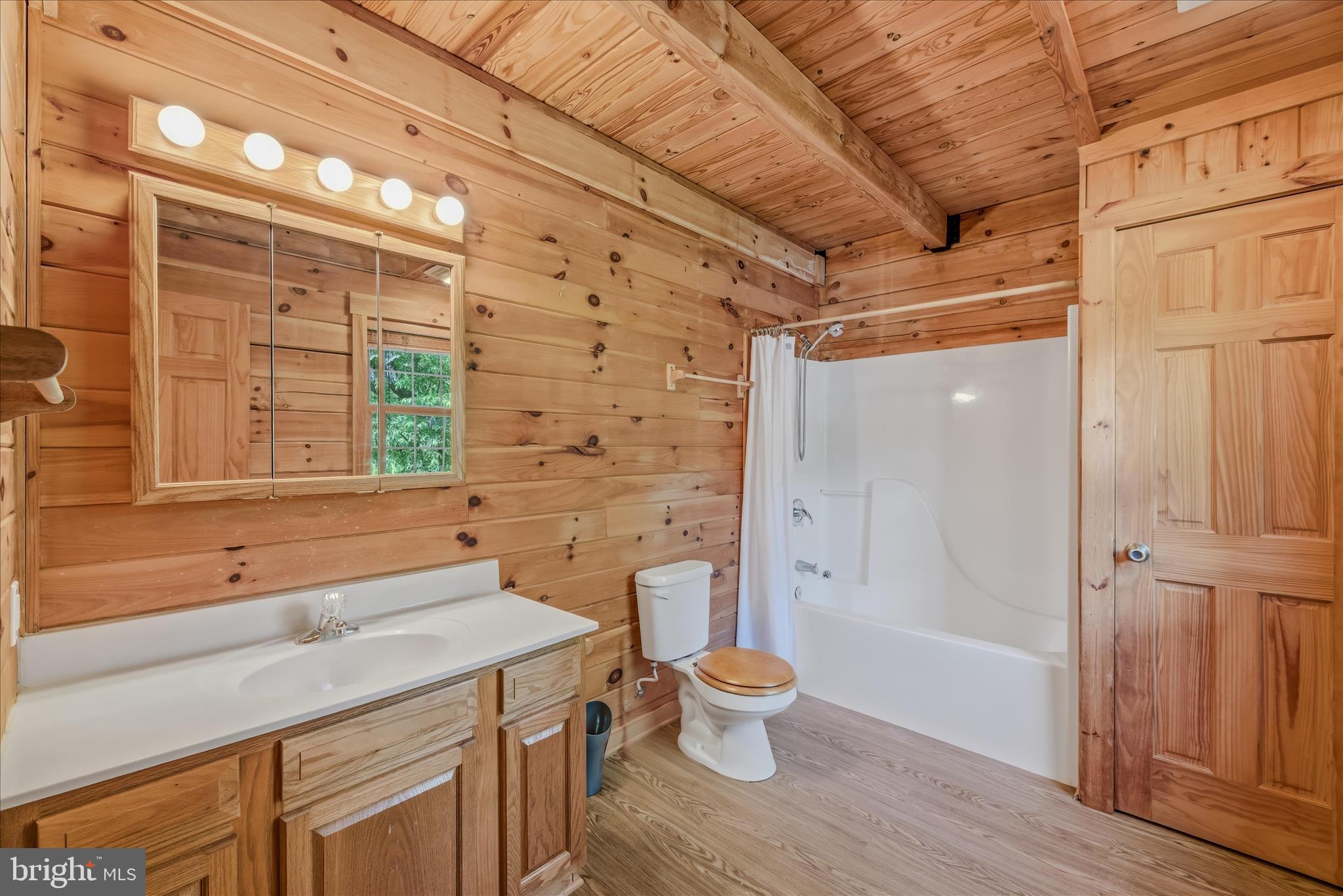 HARDWOOD HILLS - Residential