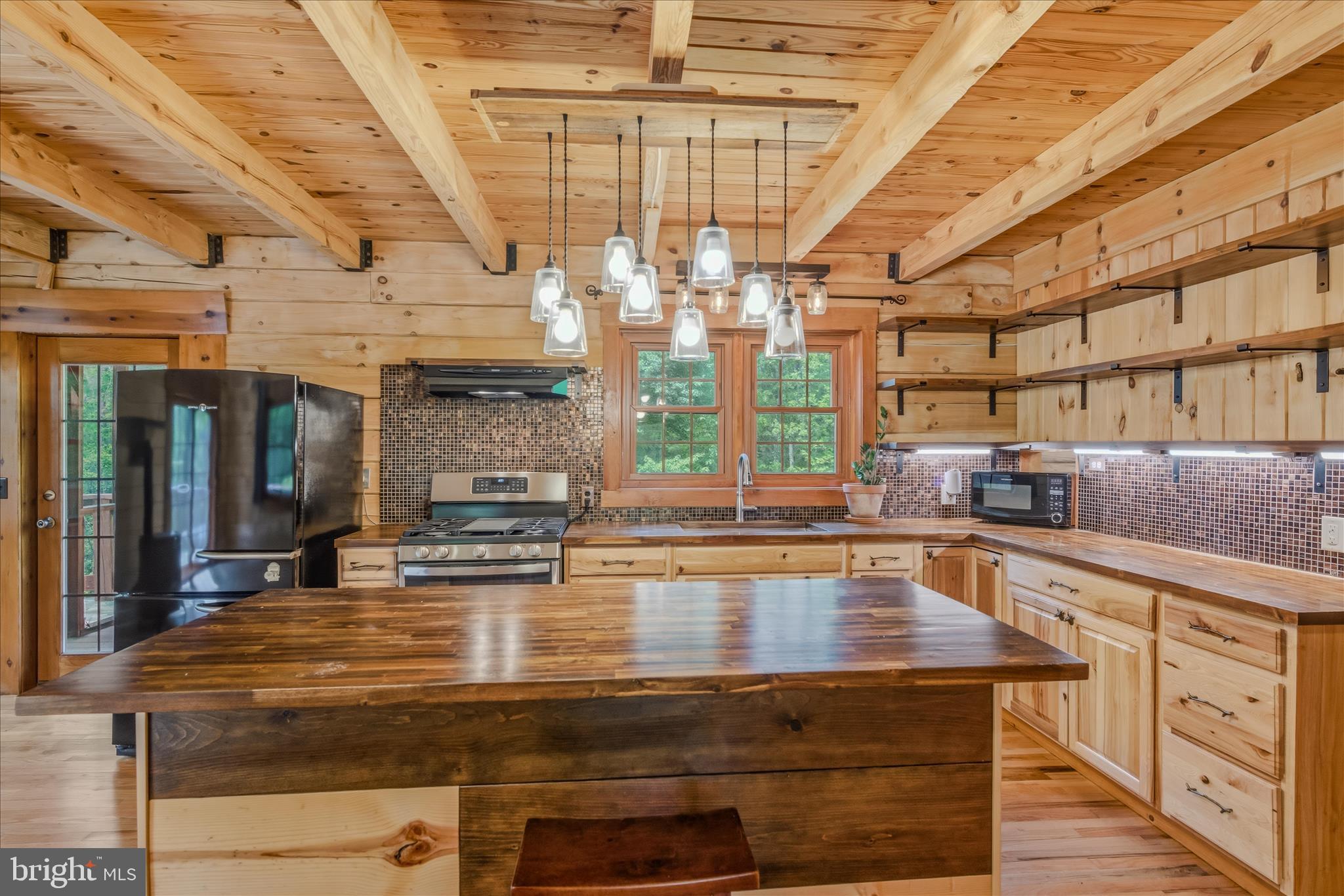 HARDWOOD HILLS - Residential
