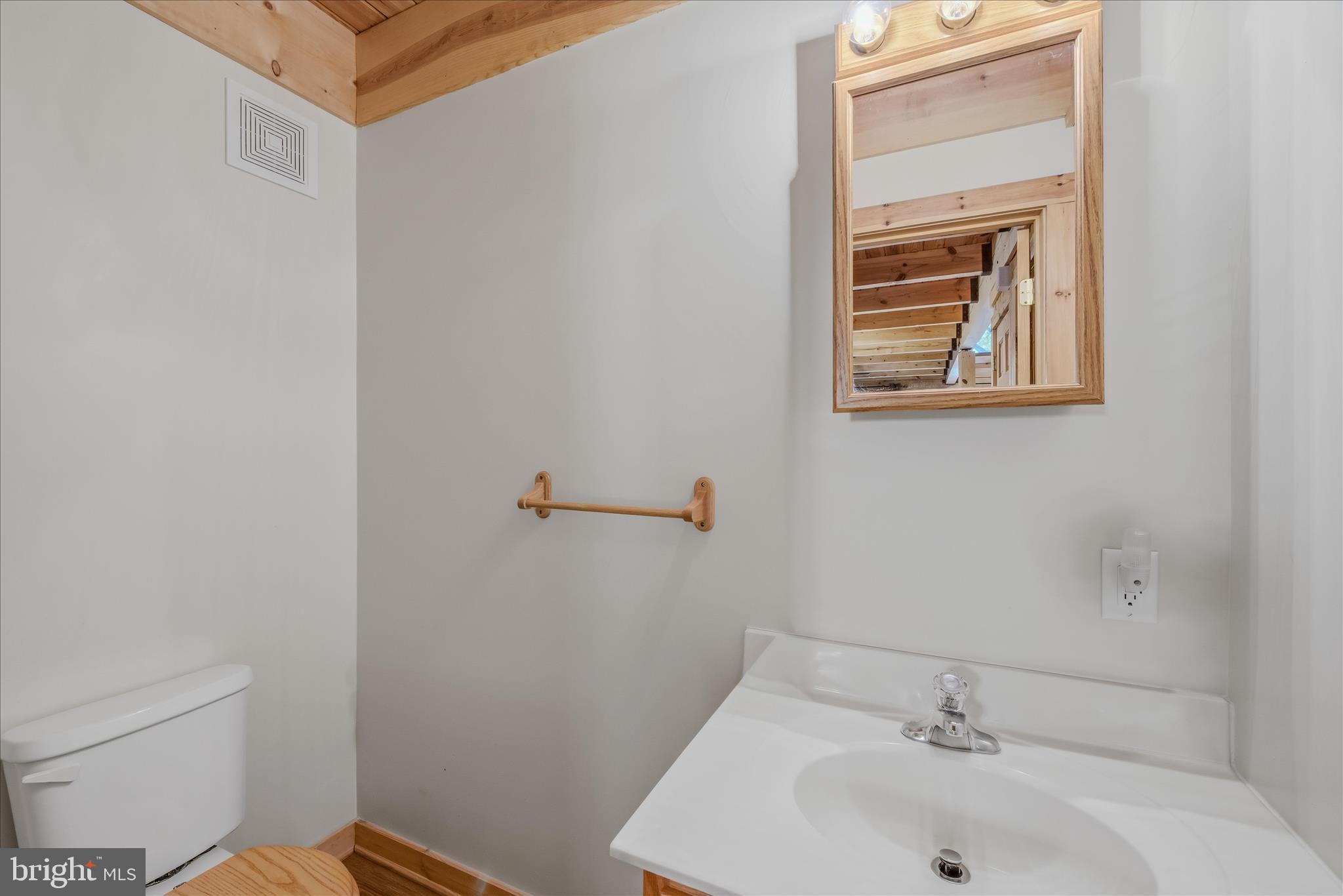 HARDWOOD HILLS - Residential