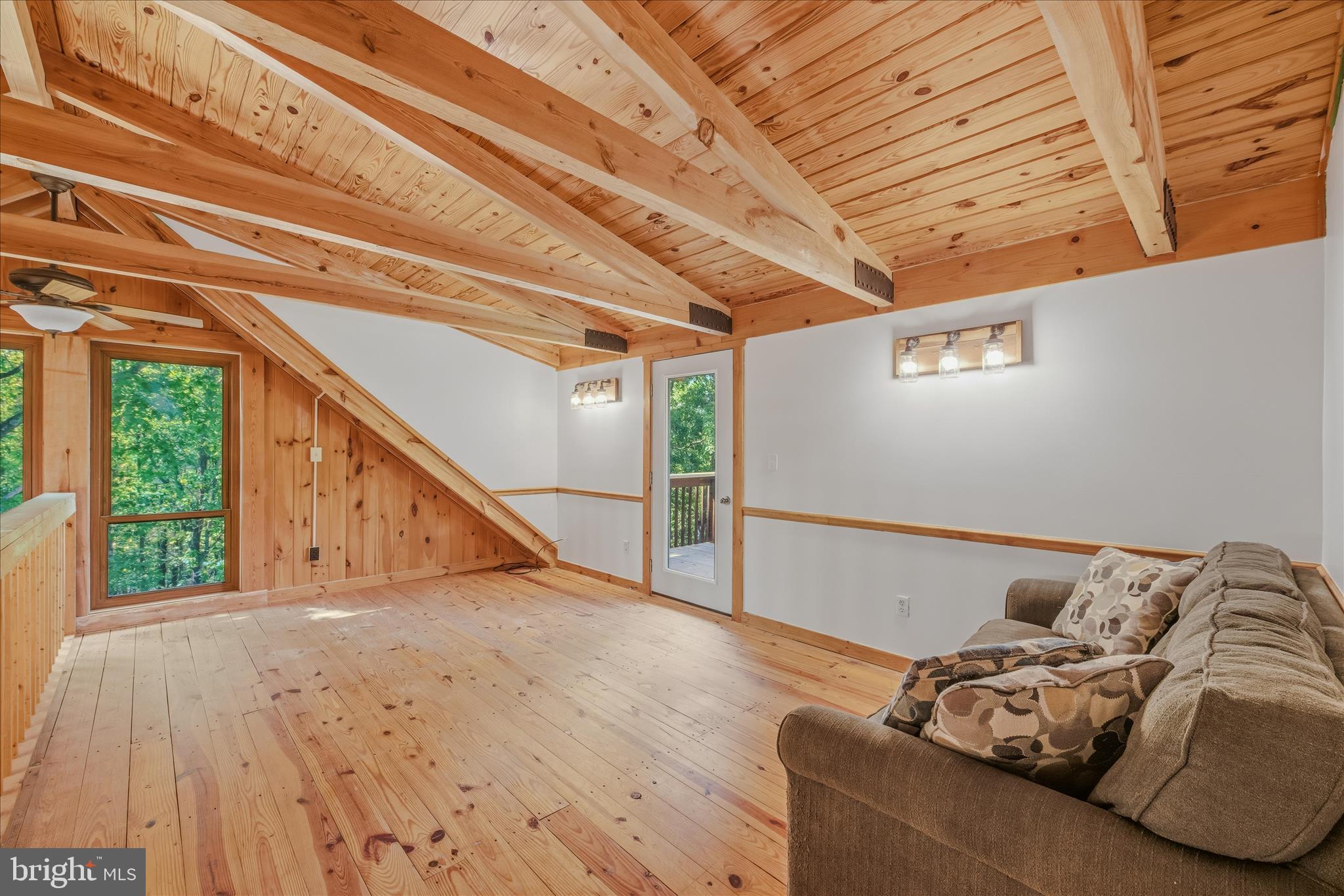 HARDWOOD HILLS - Residential