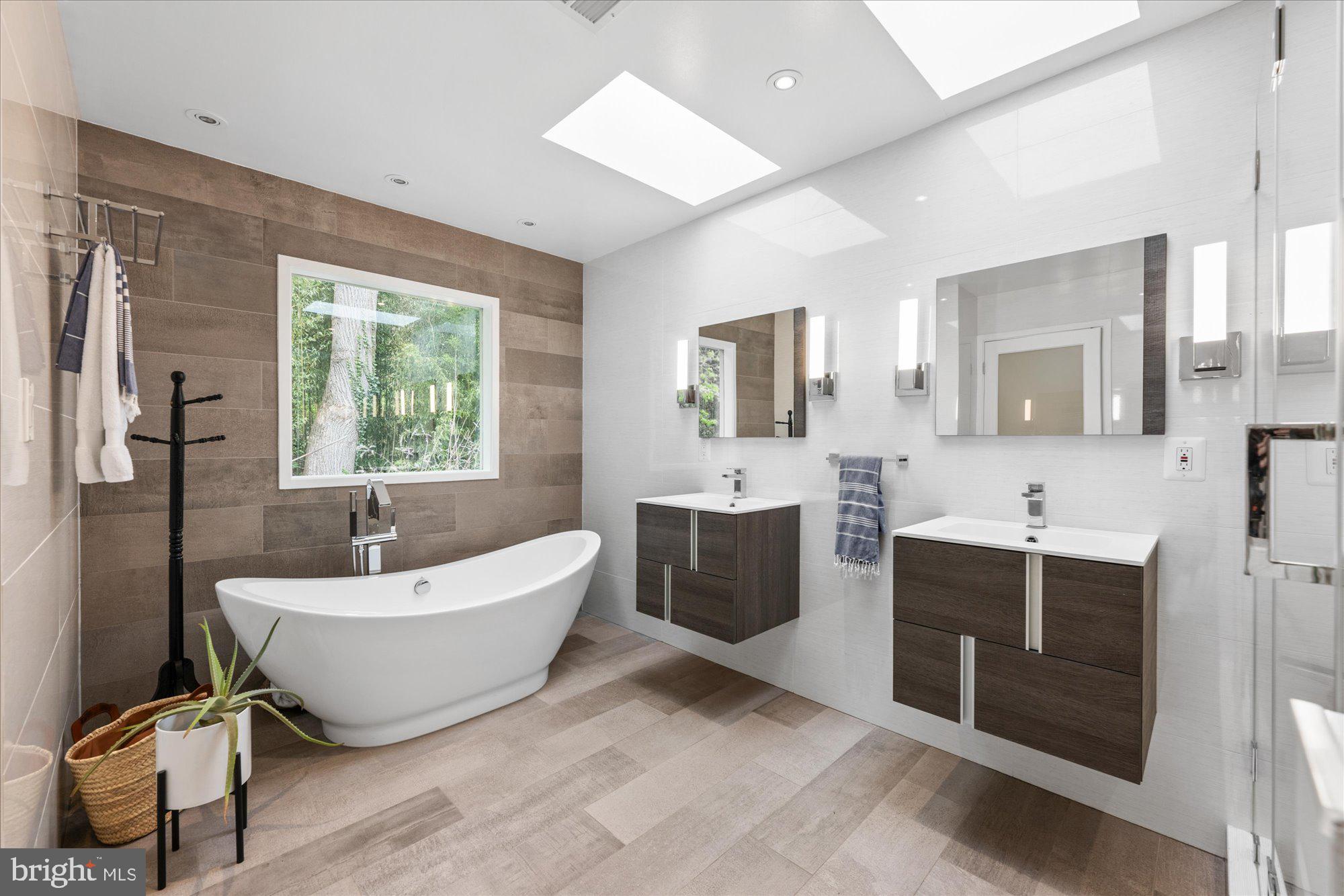 LOCUST RIDGE - Residential