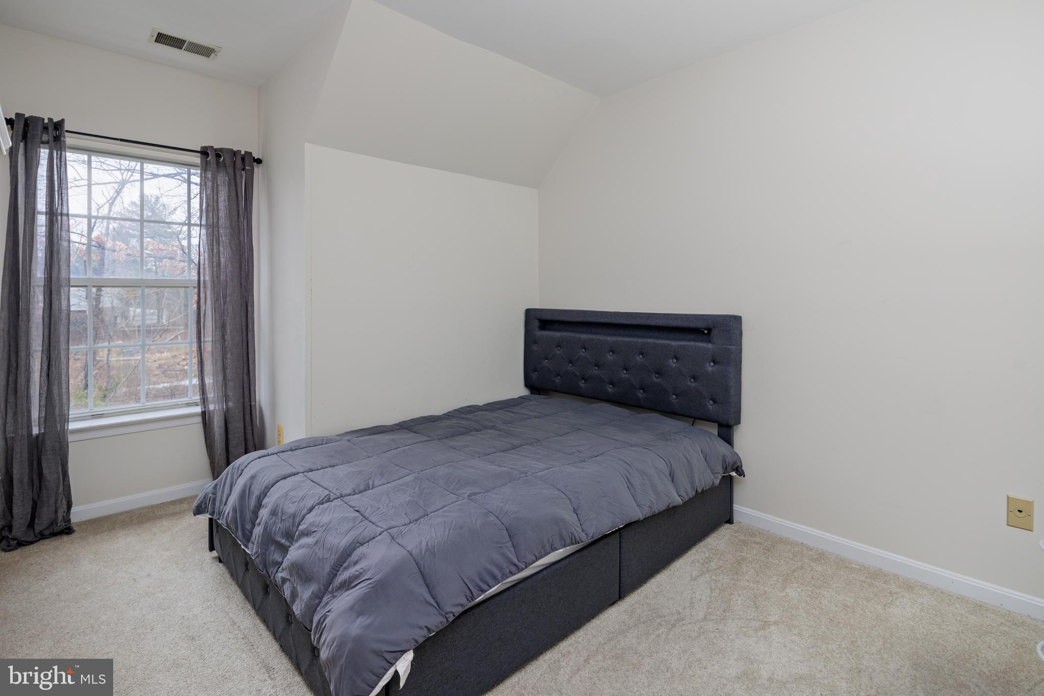 OAK LEAF VILLAS - Residential