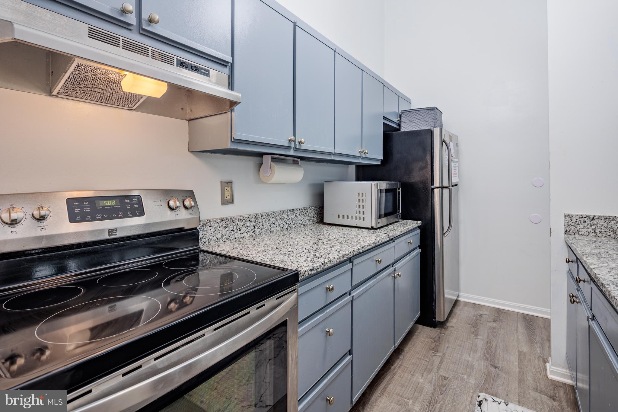 OAK LEAF VILLAS - Residential