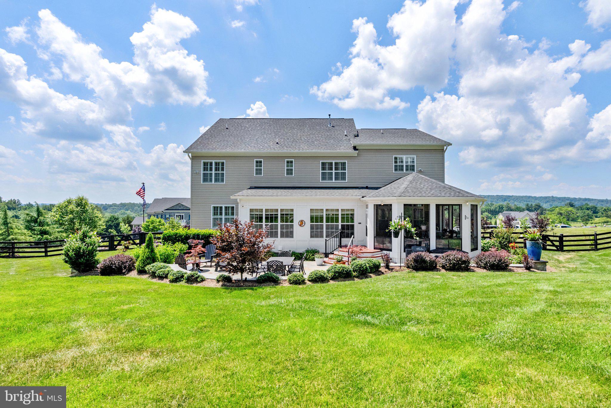 STONE FOX ESTATES - Residential