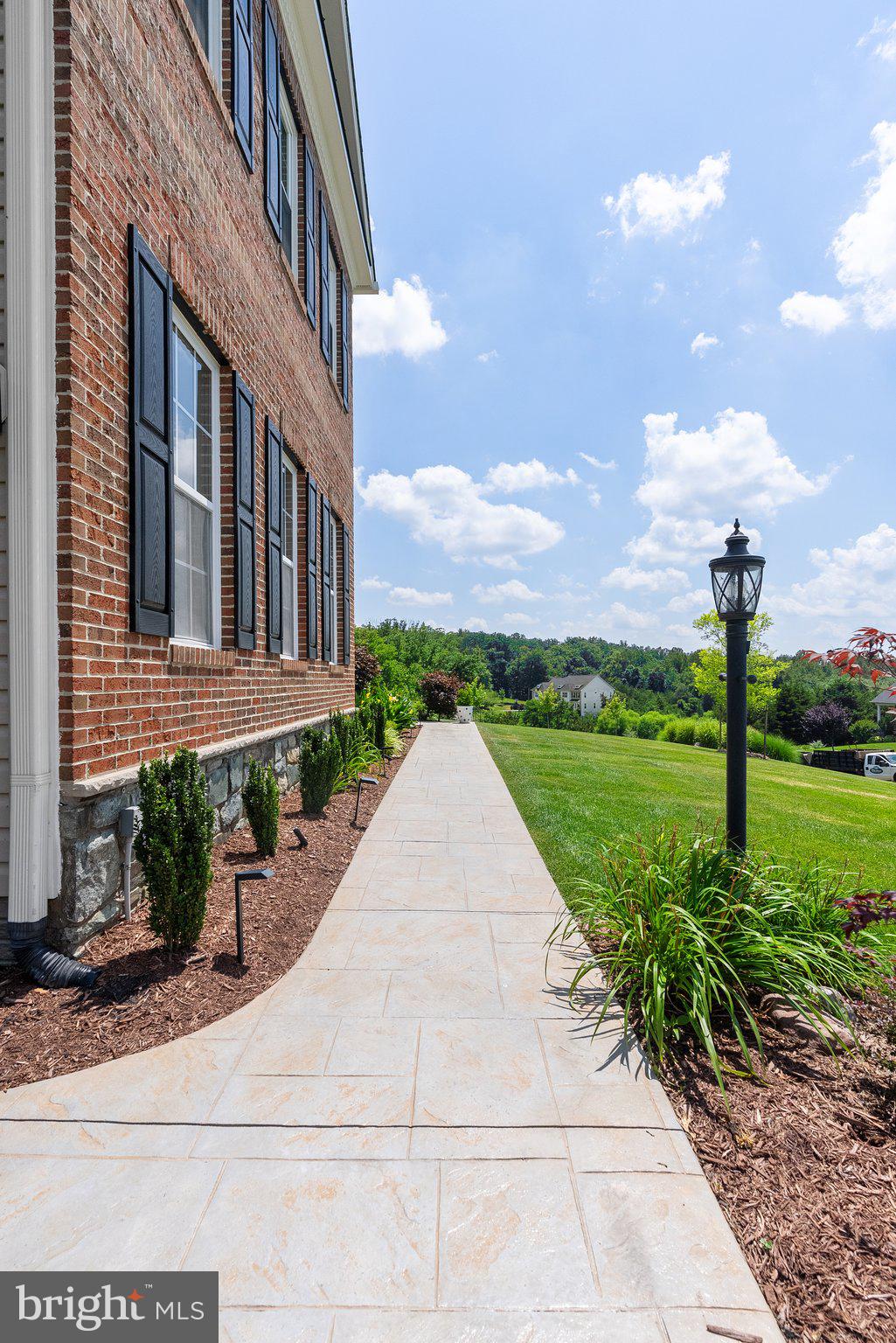 STONE FOX ESTATES - Residential