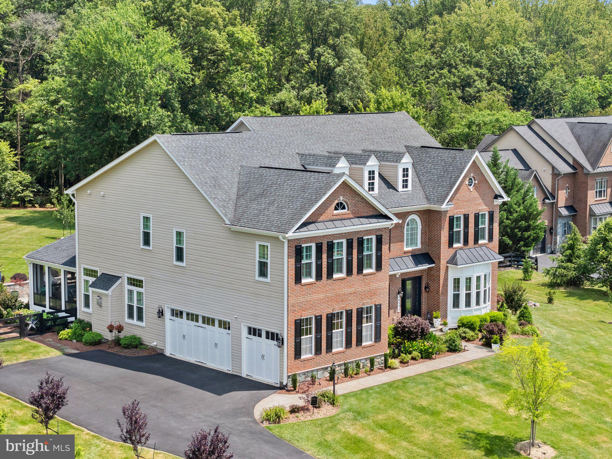 STONE FOX ESTATES - Residential