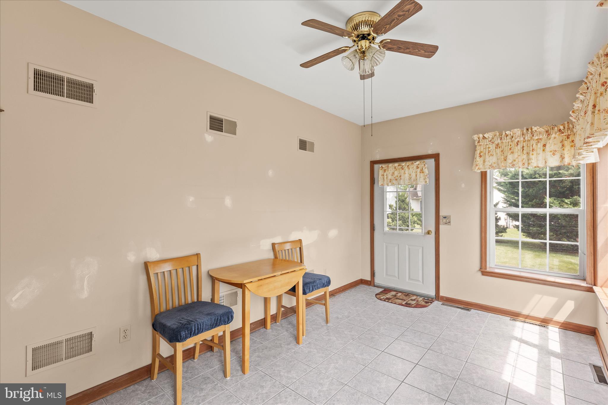 COLONIAL ACRES - Residential
