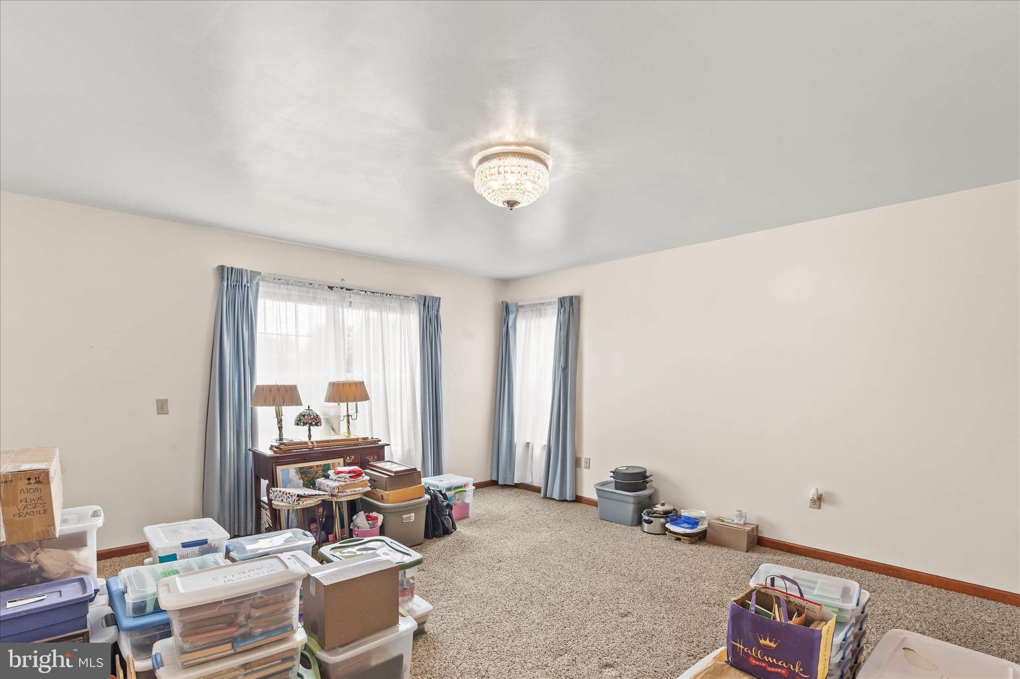 COLONIAL ACRES - Residential